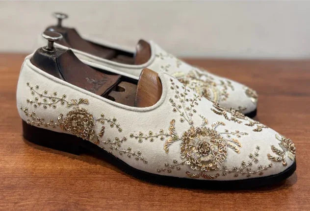 The Art Of Handcrafted Excellence Exploring Saalvi’s Traditional Shoes For Men
