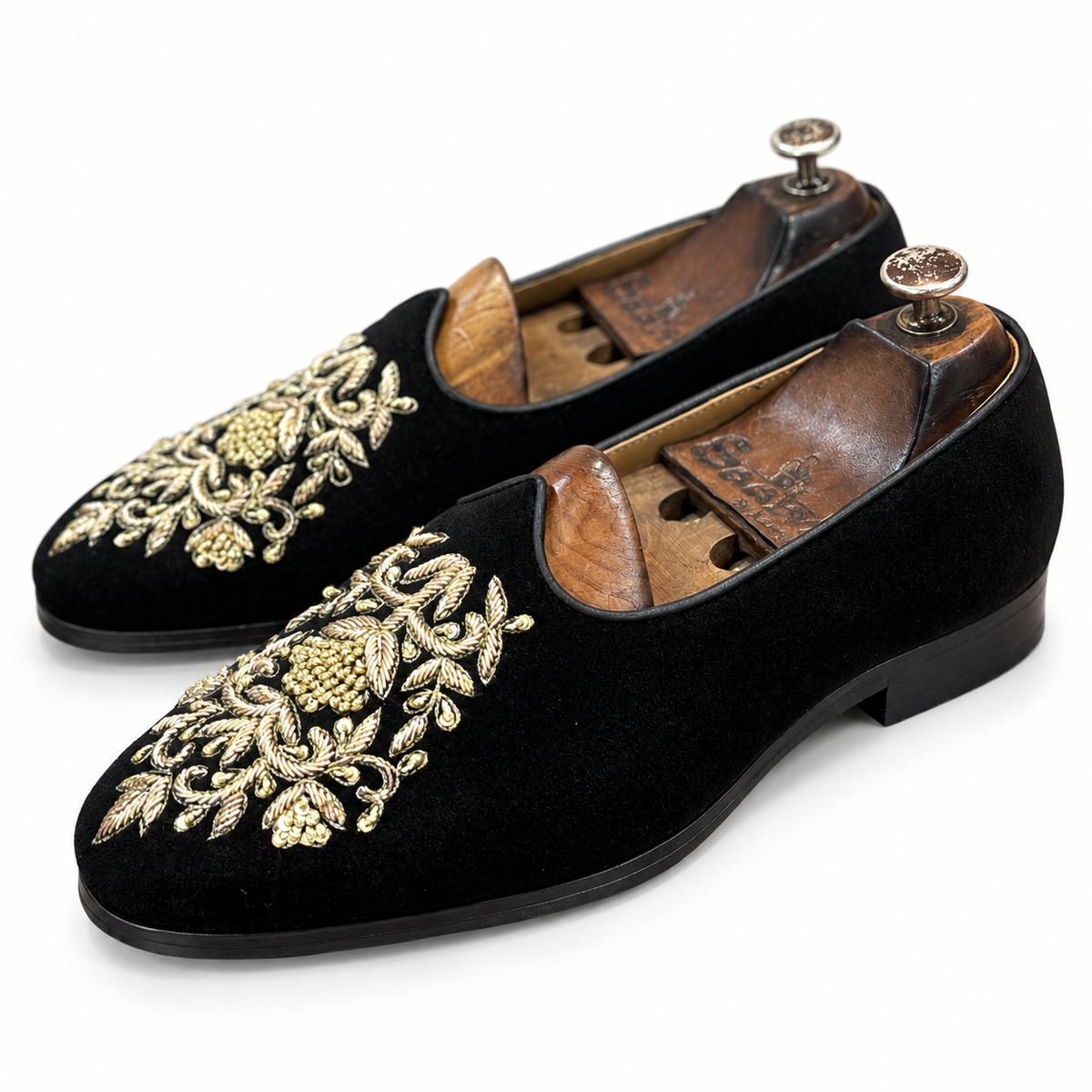 Noir Royale Zardosi Velvet Jalsa