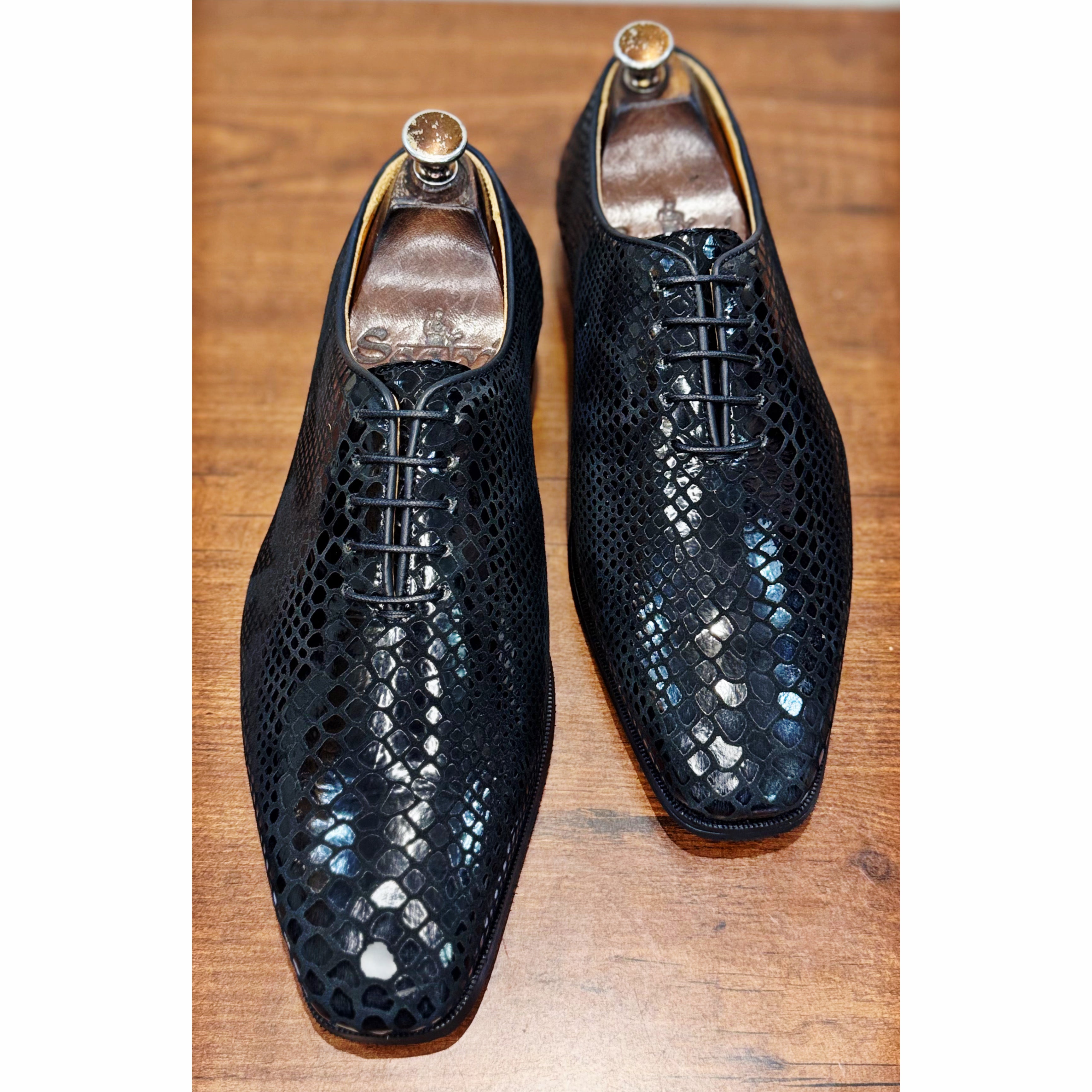 Wholecut Oxfords Snake Foil Black