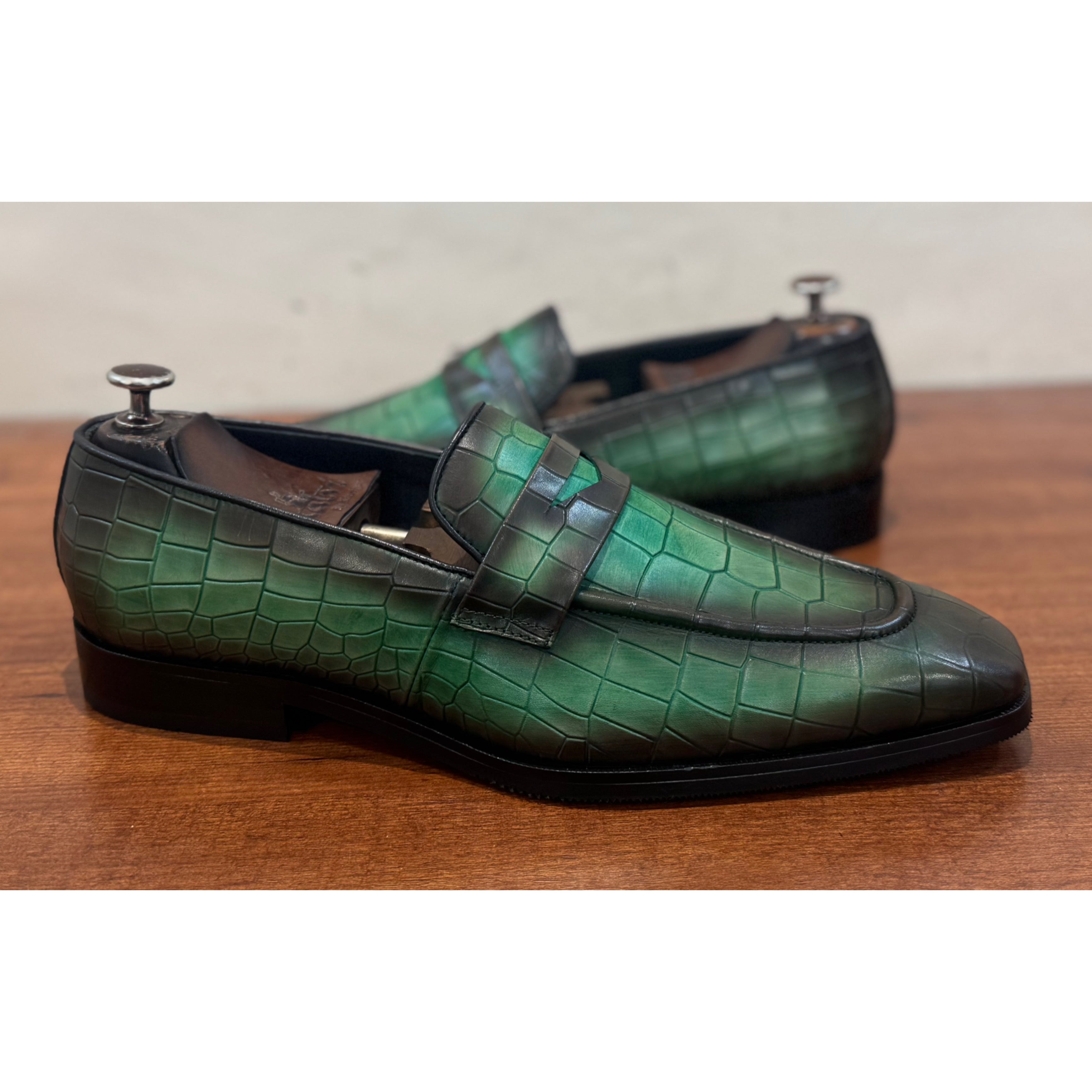 Classic Hand Patina Croco Green