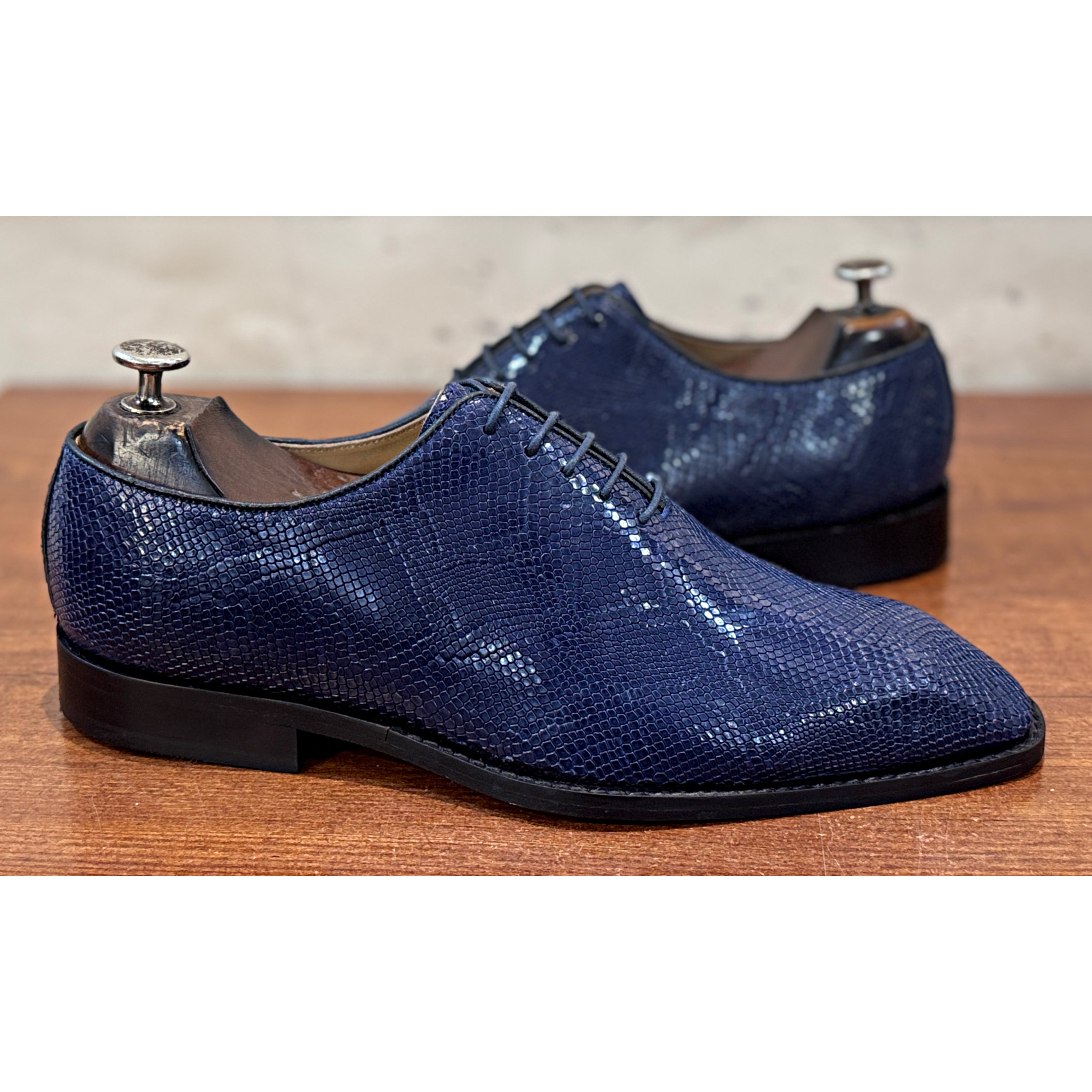 The Azure Regent– Midnight Blue Textured Oxford
