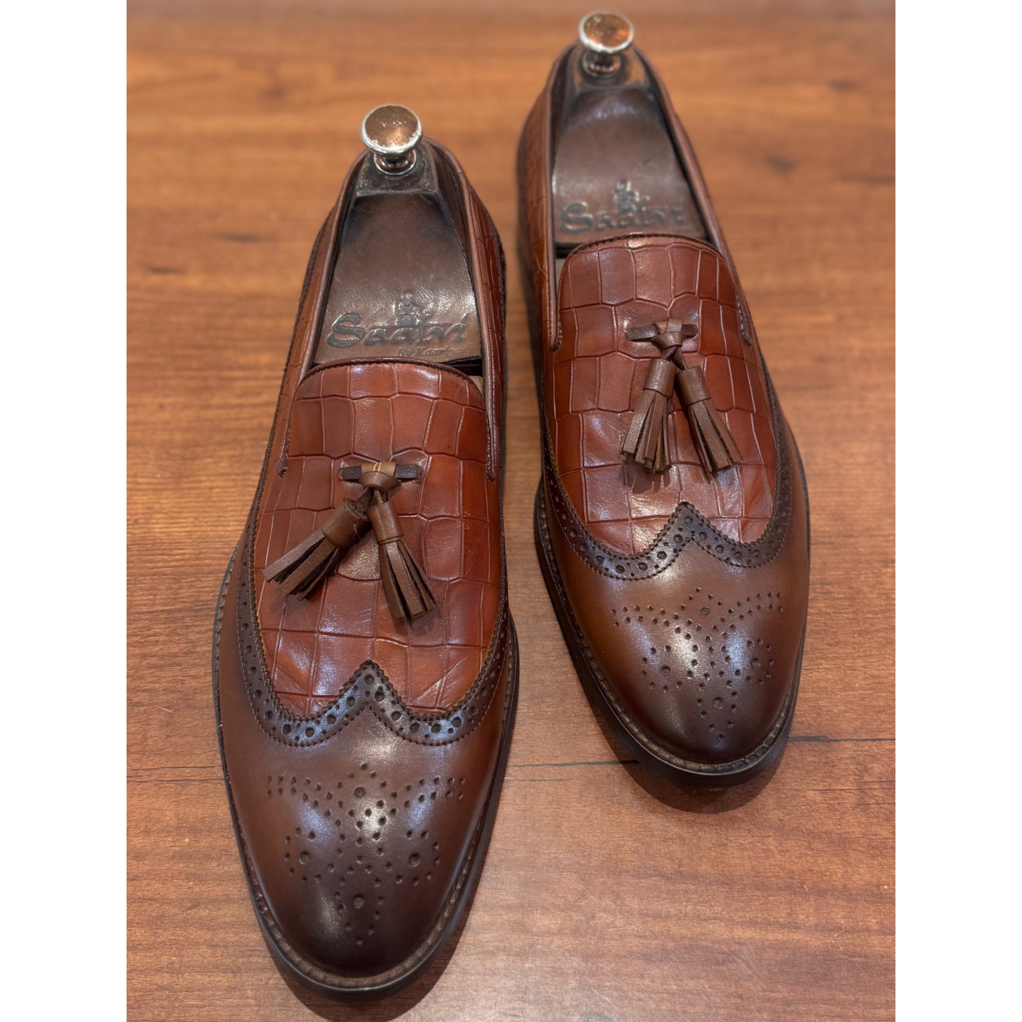 Twin Texture Wingcap Tassel Loafers