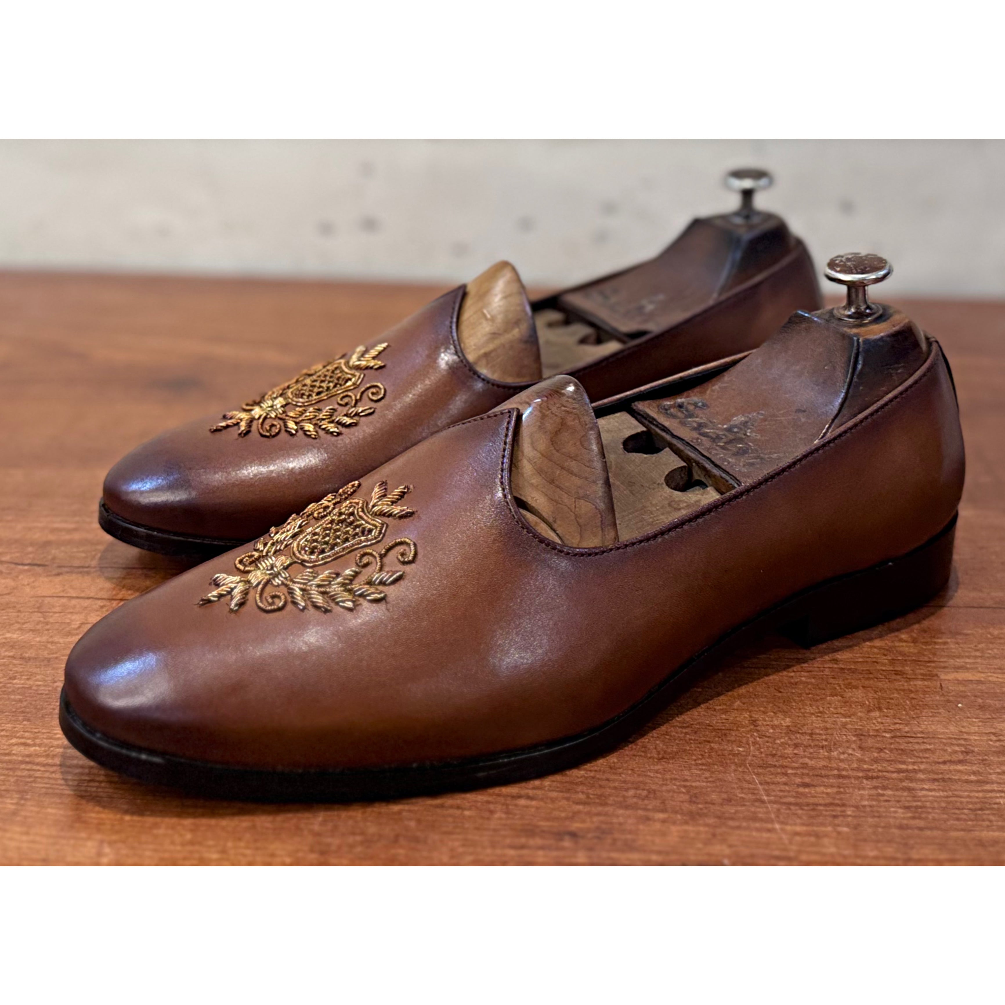 Tan Brown Crest Embroidery Jalsa