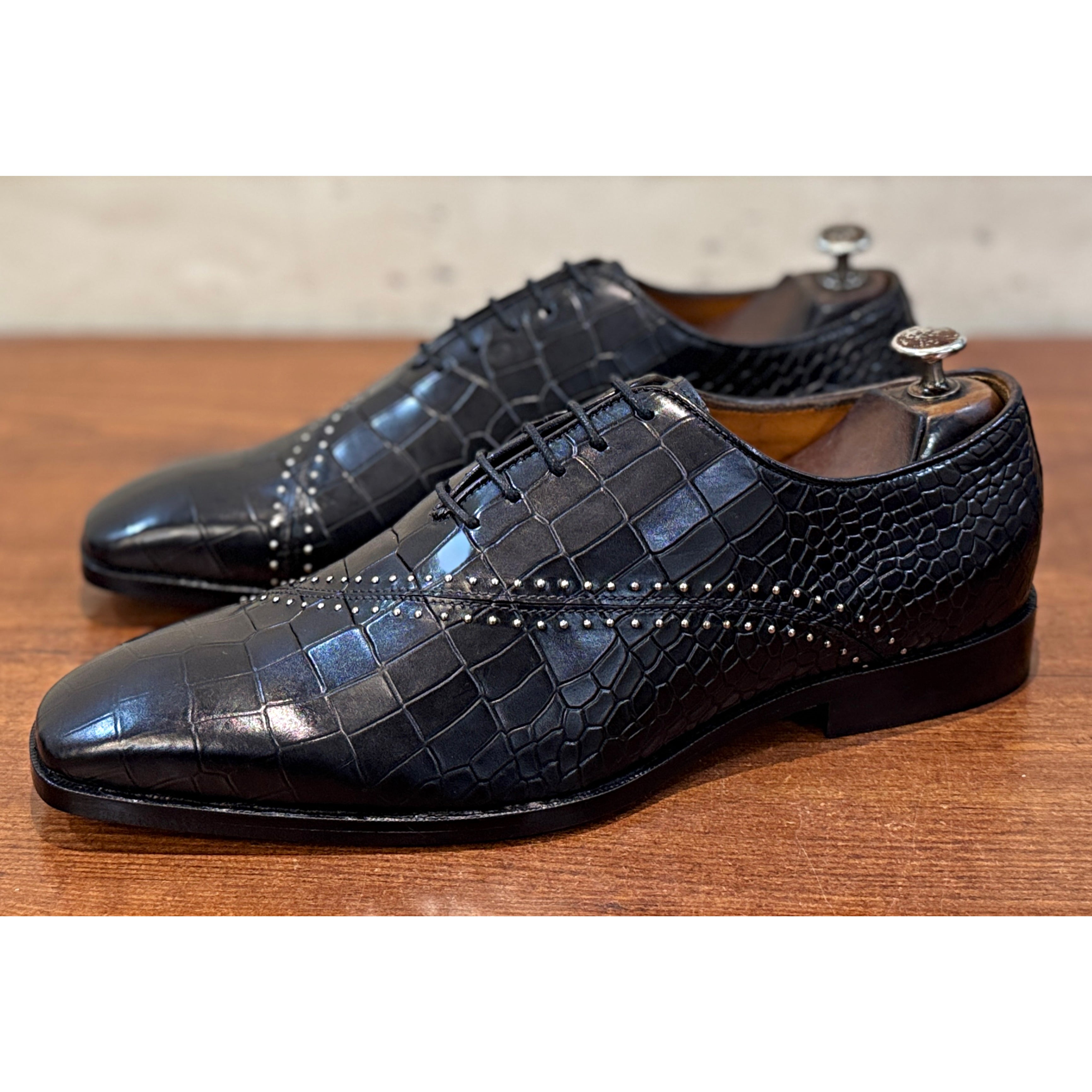 Black Croc-Embossed Leather Oxford Shoes – Luxury Studded Formal Dress Shoes