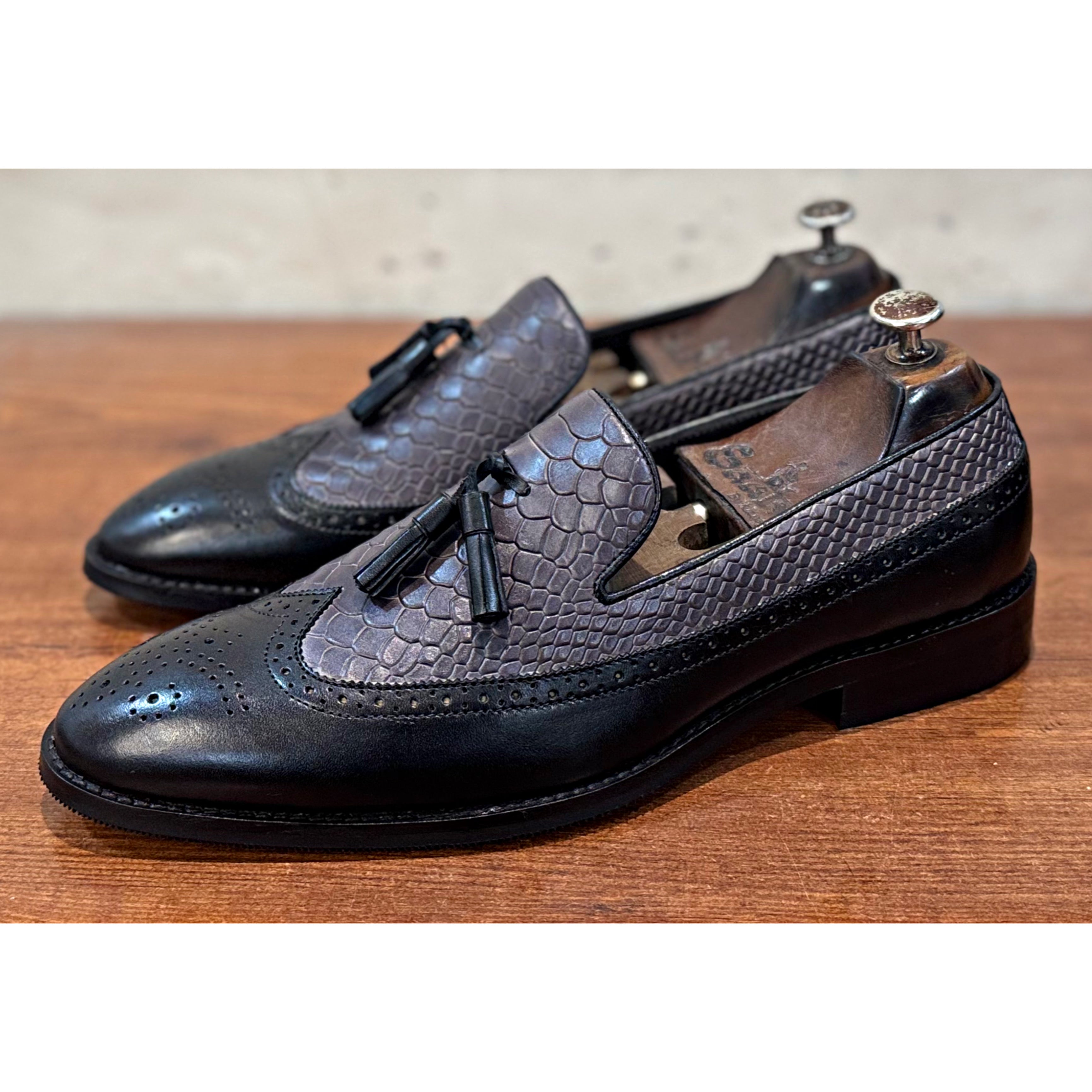 Twin Texture Wingcap Loafers Grey
