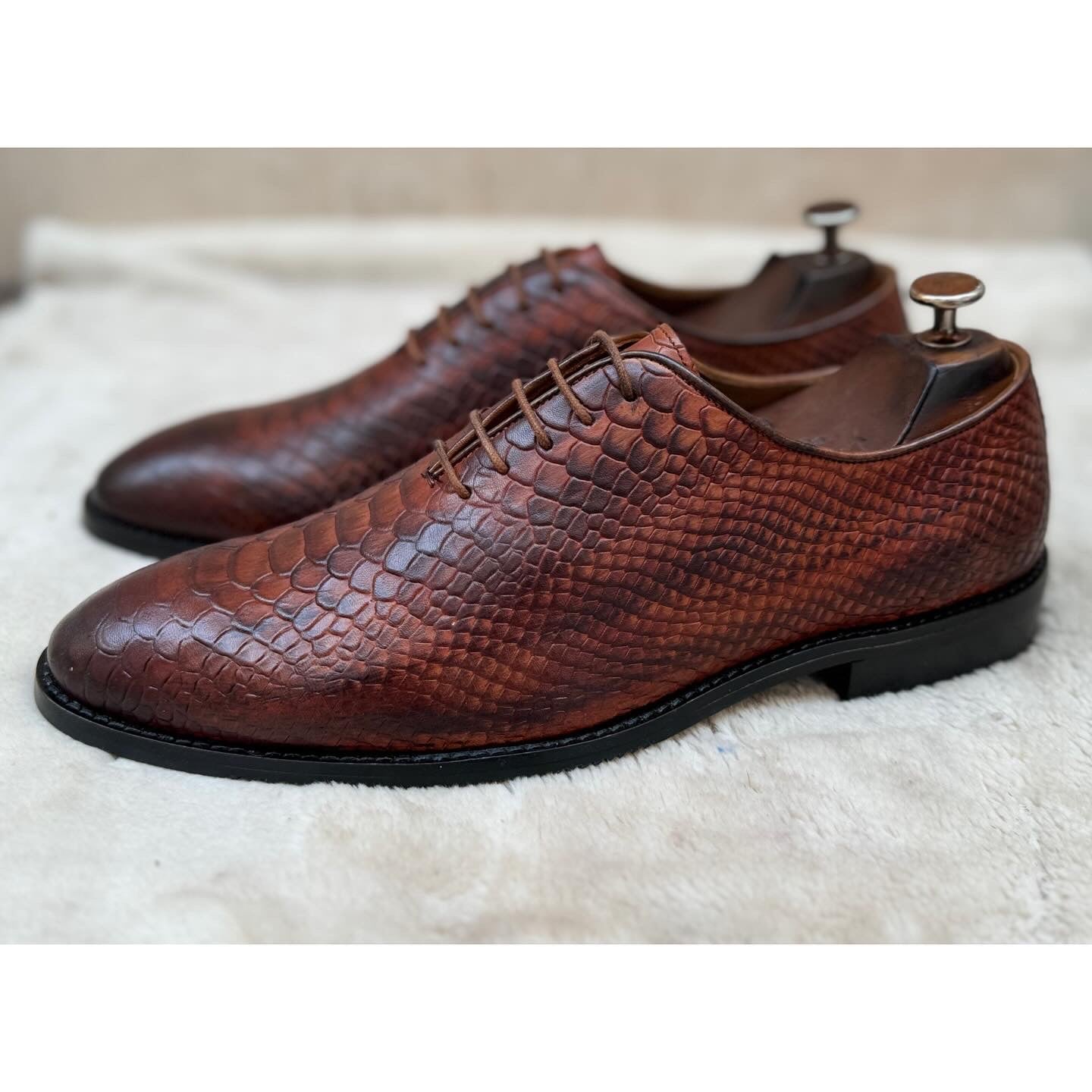 Python Embossed Wholecut Hand Patina