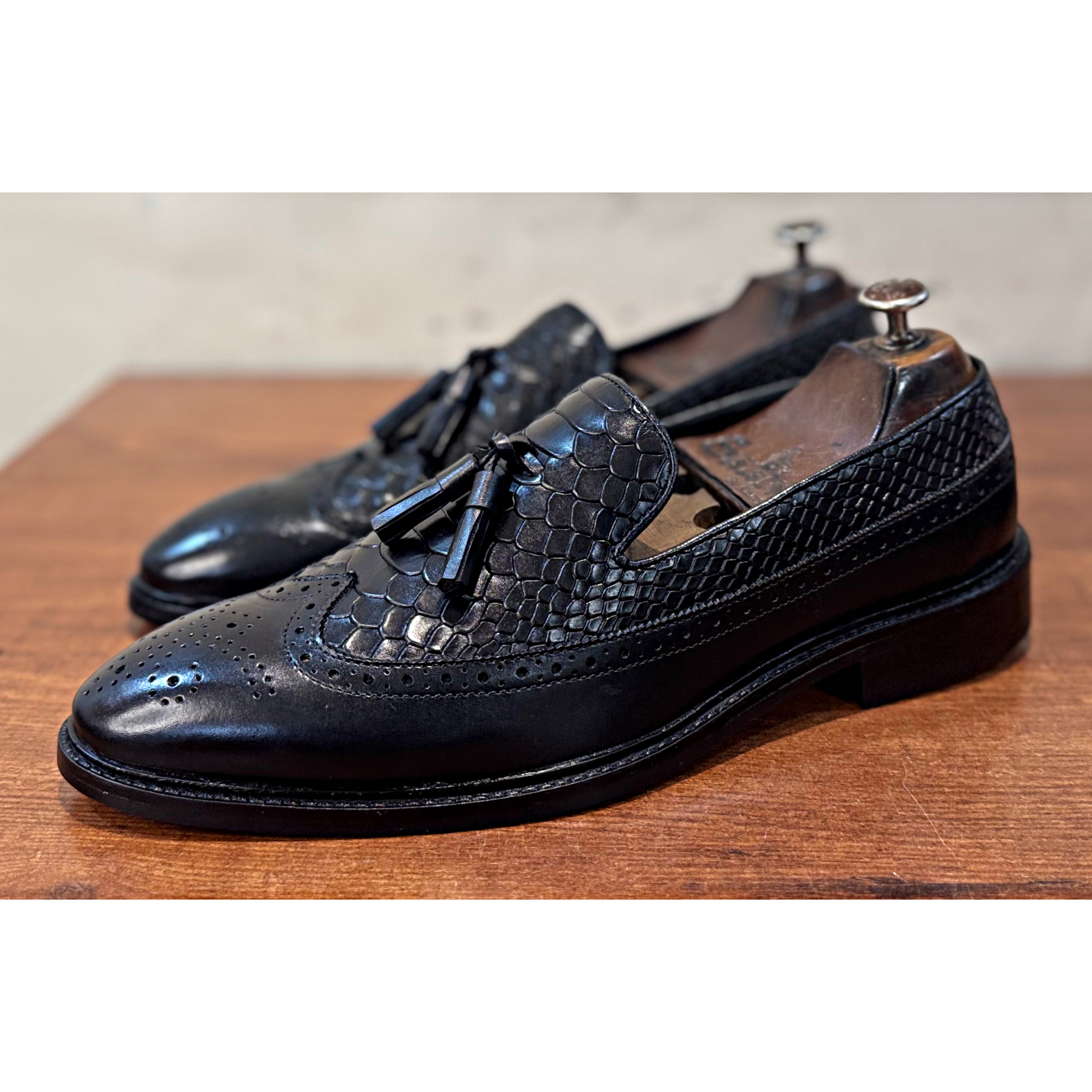 Twin Texture Wingcap Loafers Black