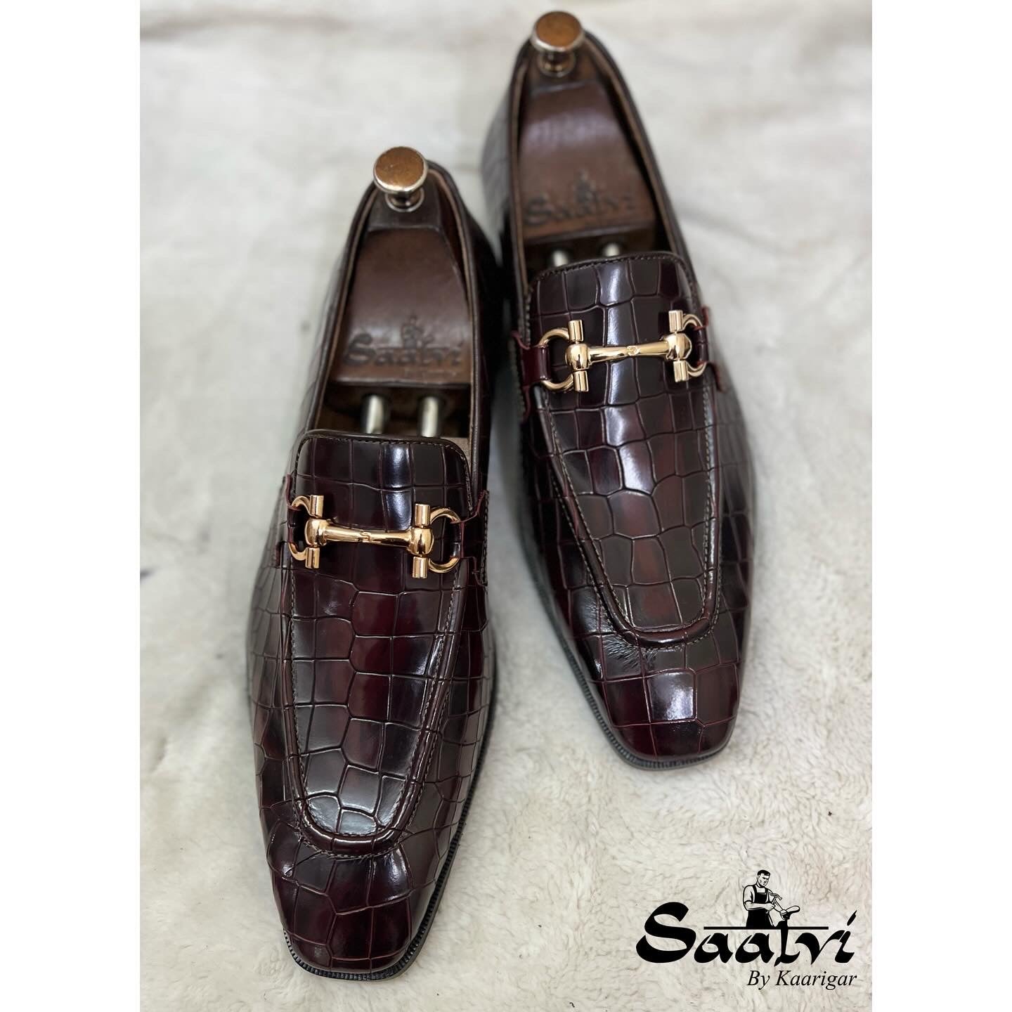 Wine Crocodile Loafers With Buckle