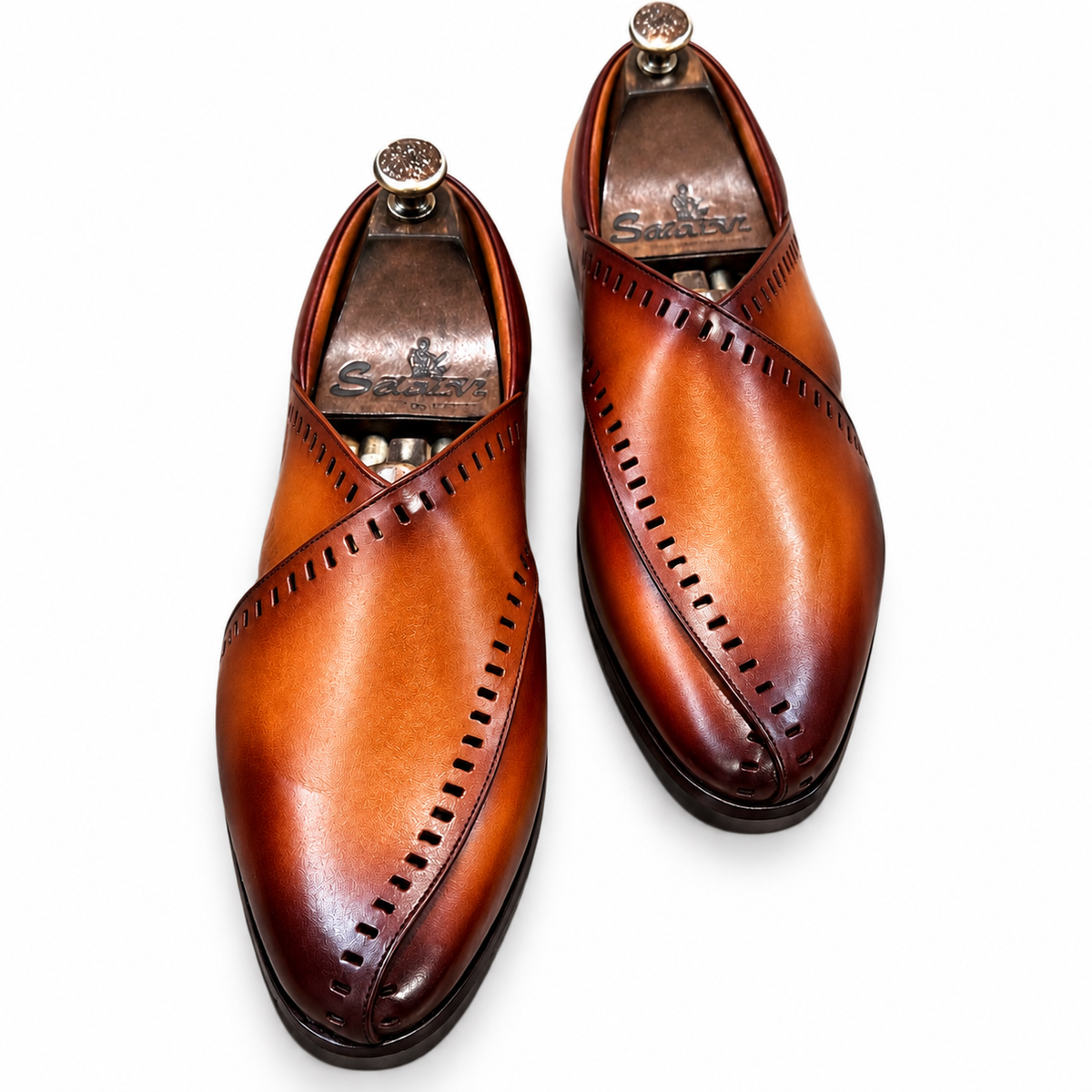 Cognac Veridian — Cognac Brown Hand-Patina Cut-Out Peshwari
