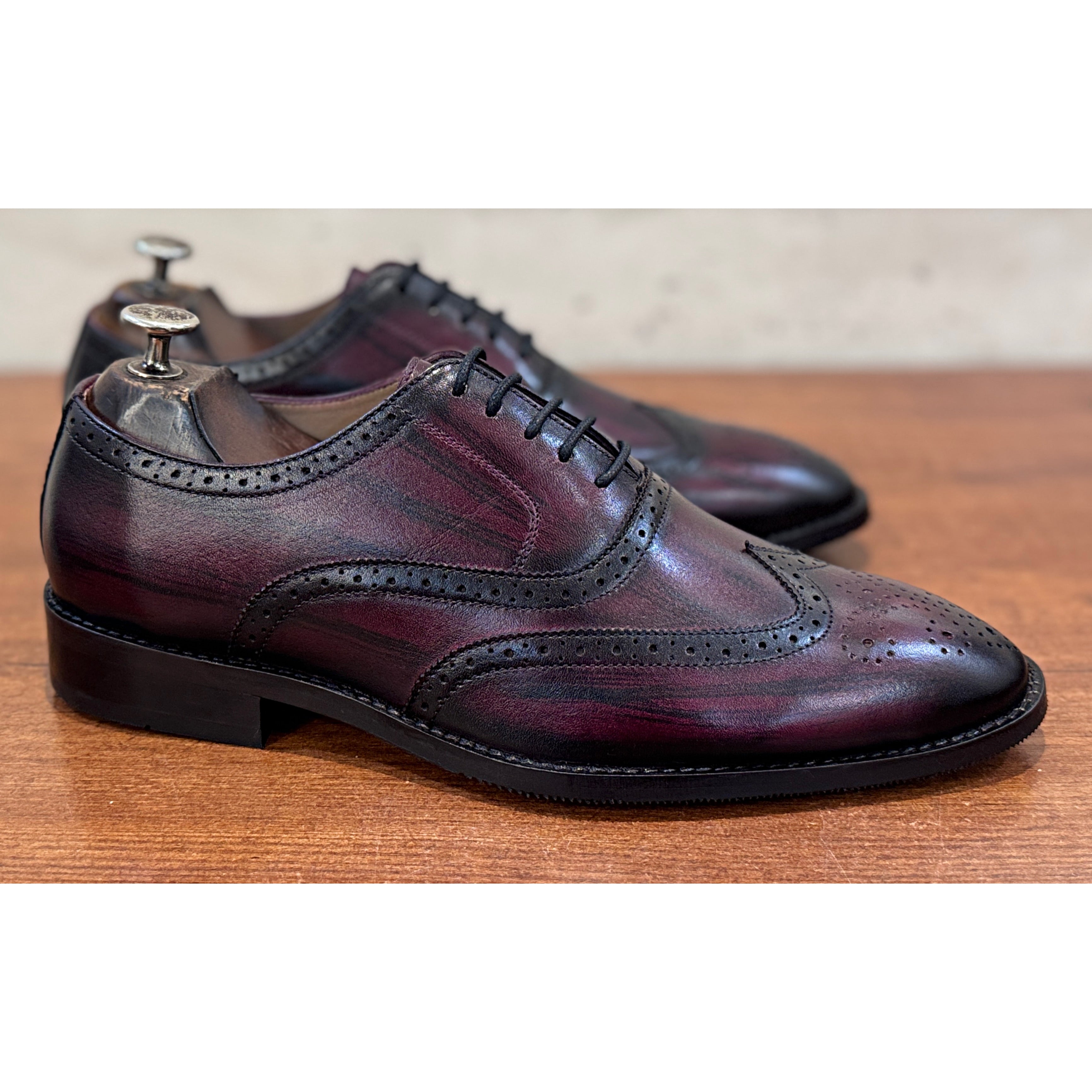 Bordeaux Patina Wingtip Oxford Shoes – Hand-Painted Burgundy Leather Dress Shoes for Men