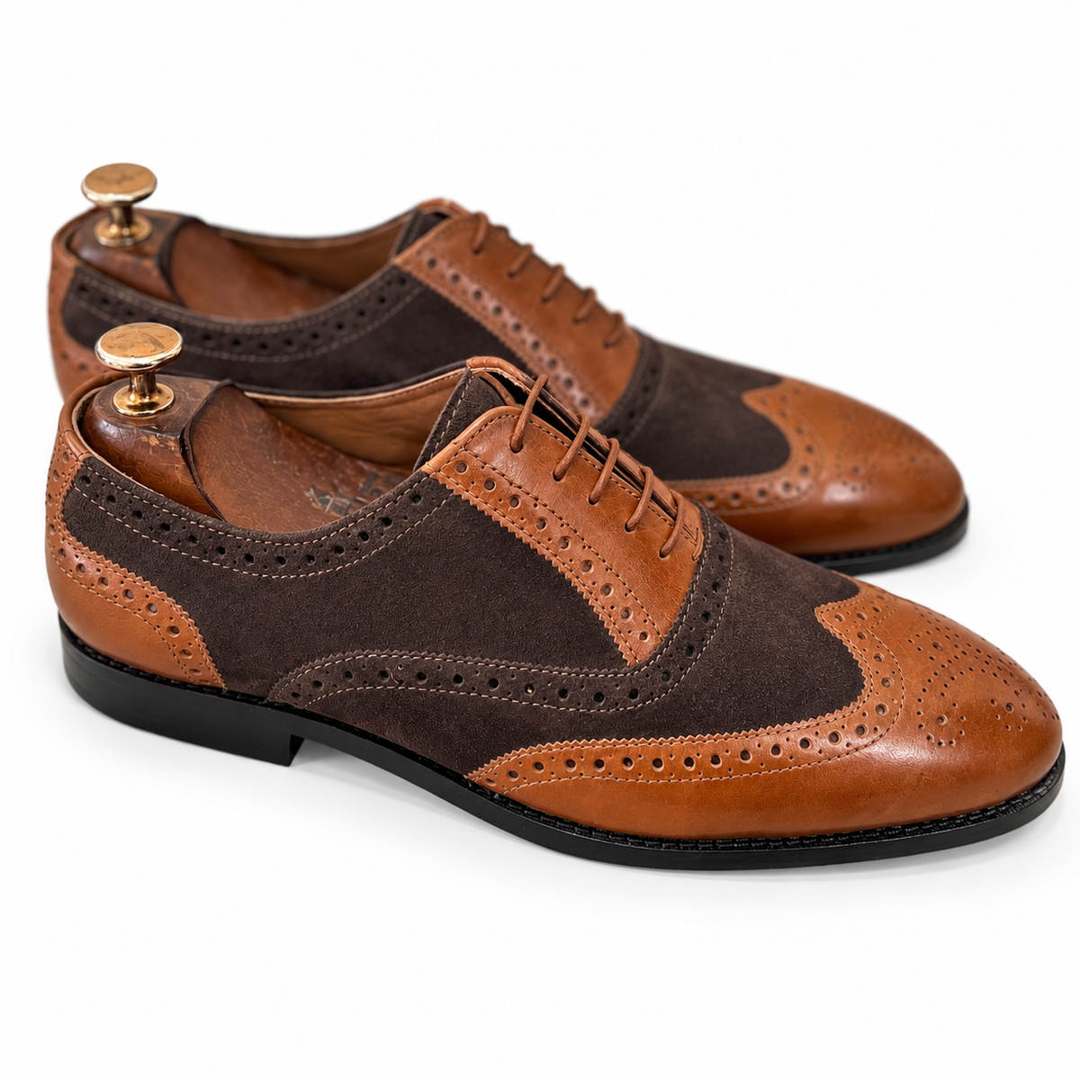 Arden Two-Tone Wingtip Brogue Oxford Shoes