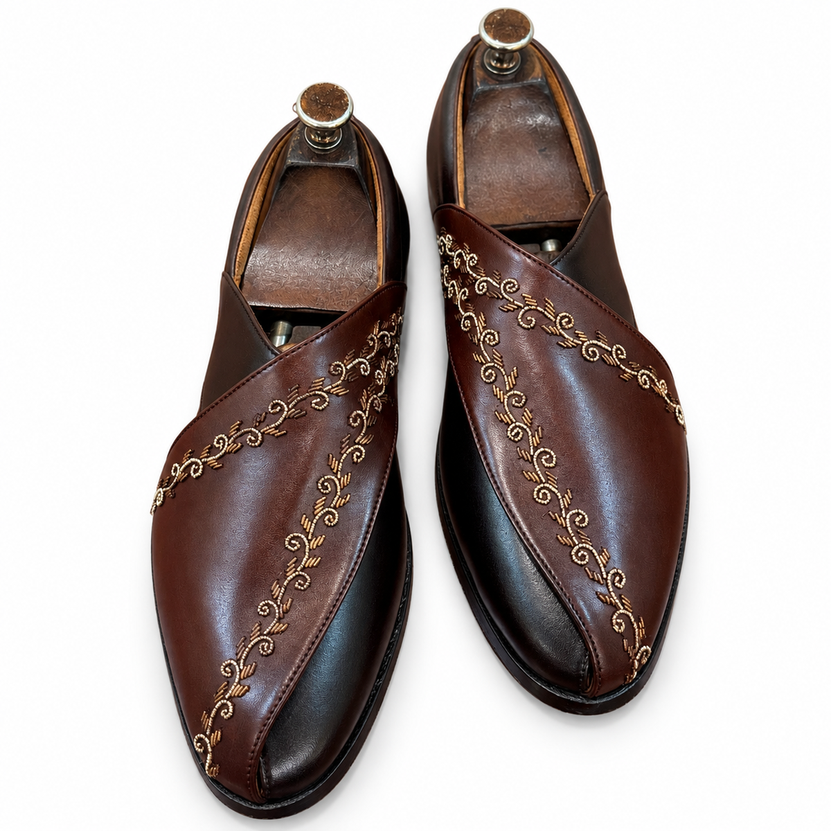 Riwaayat Brown Embroidered Peshawari Sandals