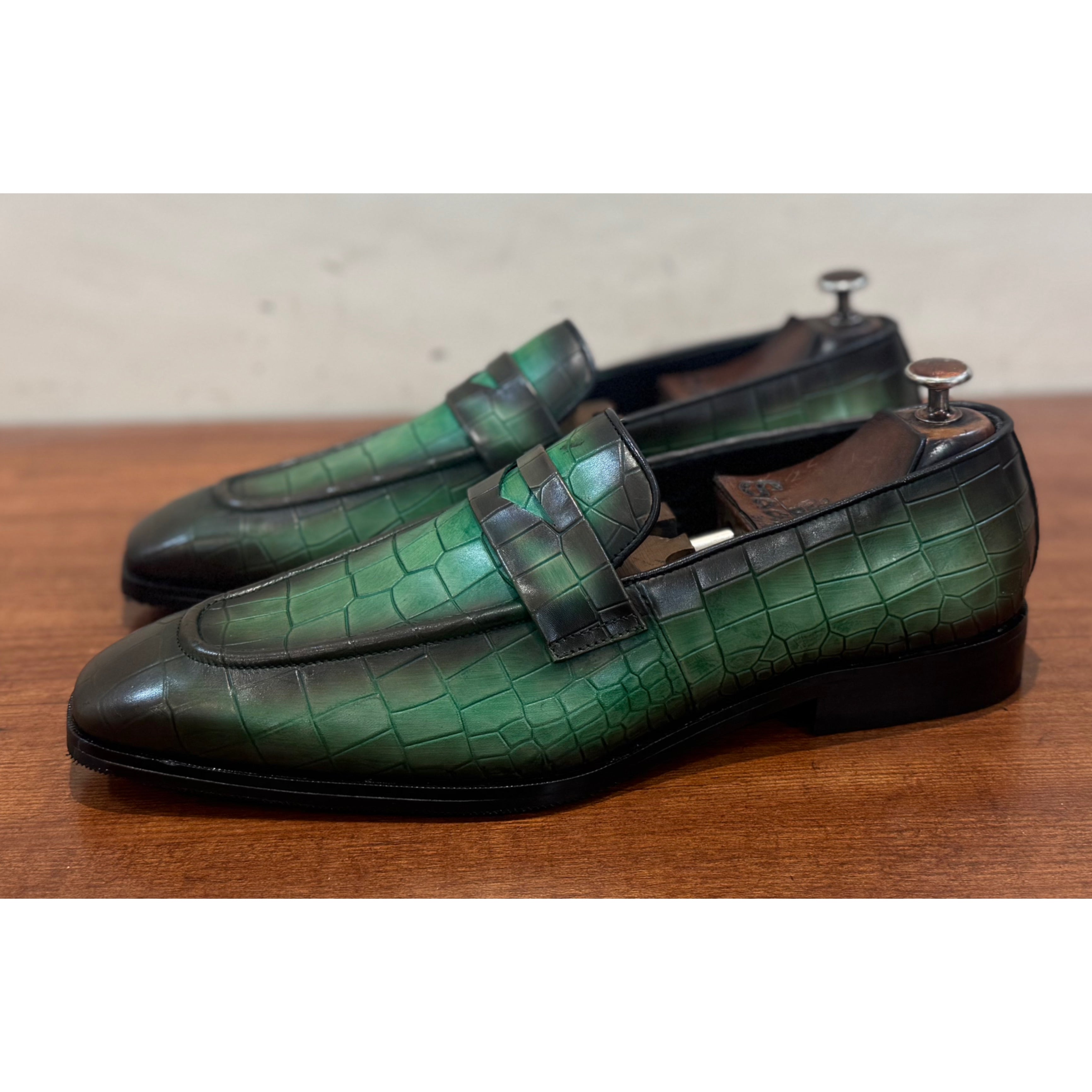 Classic Hand Patina Croco Green