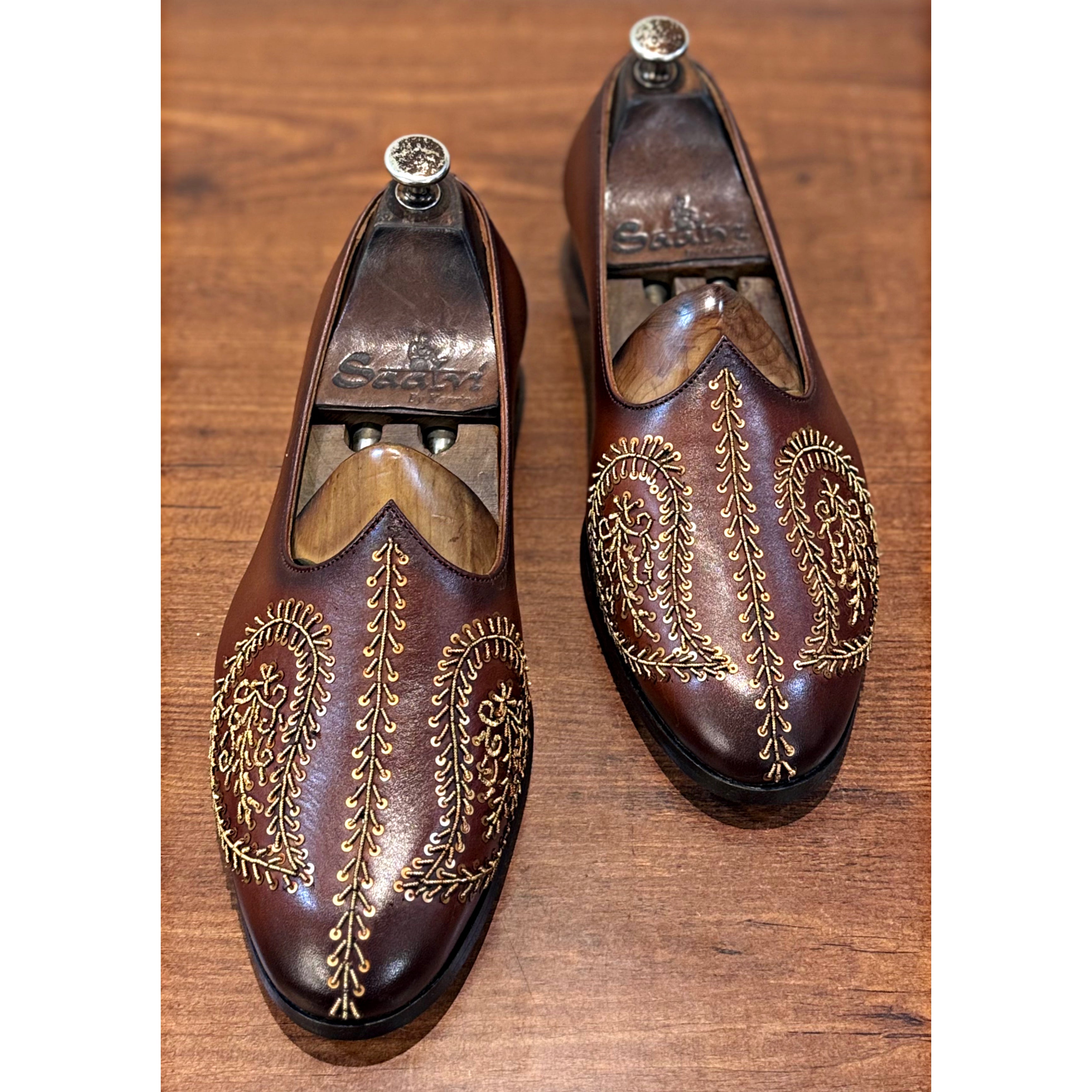 Hand Finished Jalsa With Leaf Embroidery