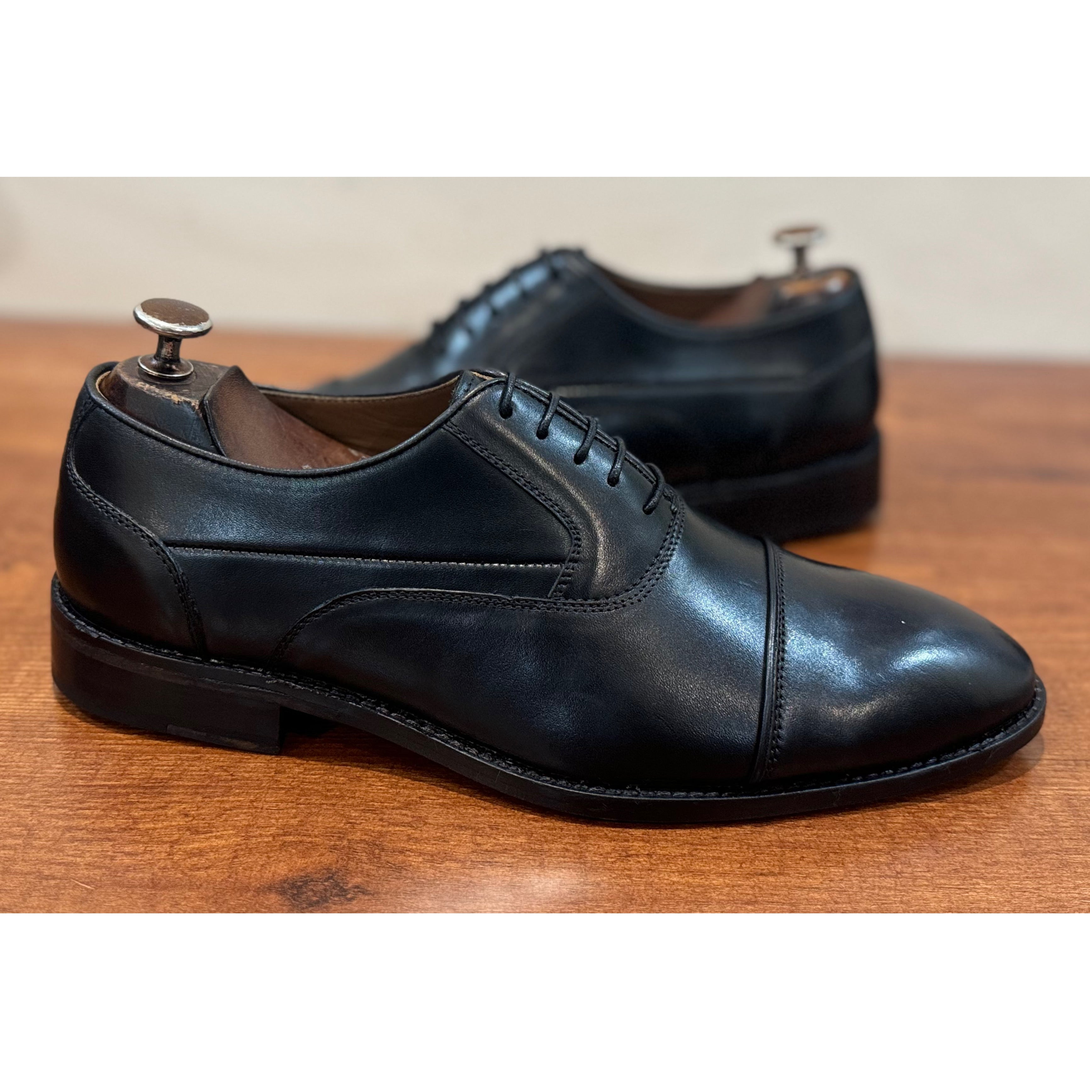Black Straight Tip Oxfords
