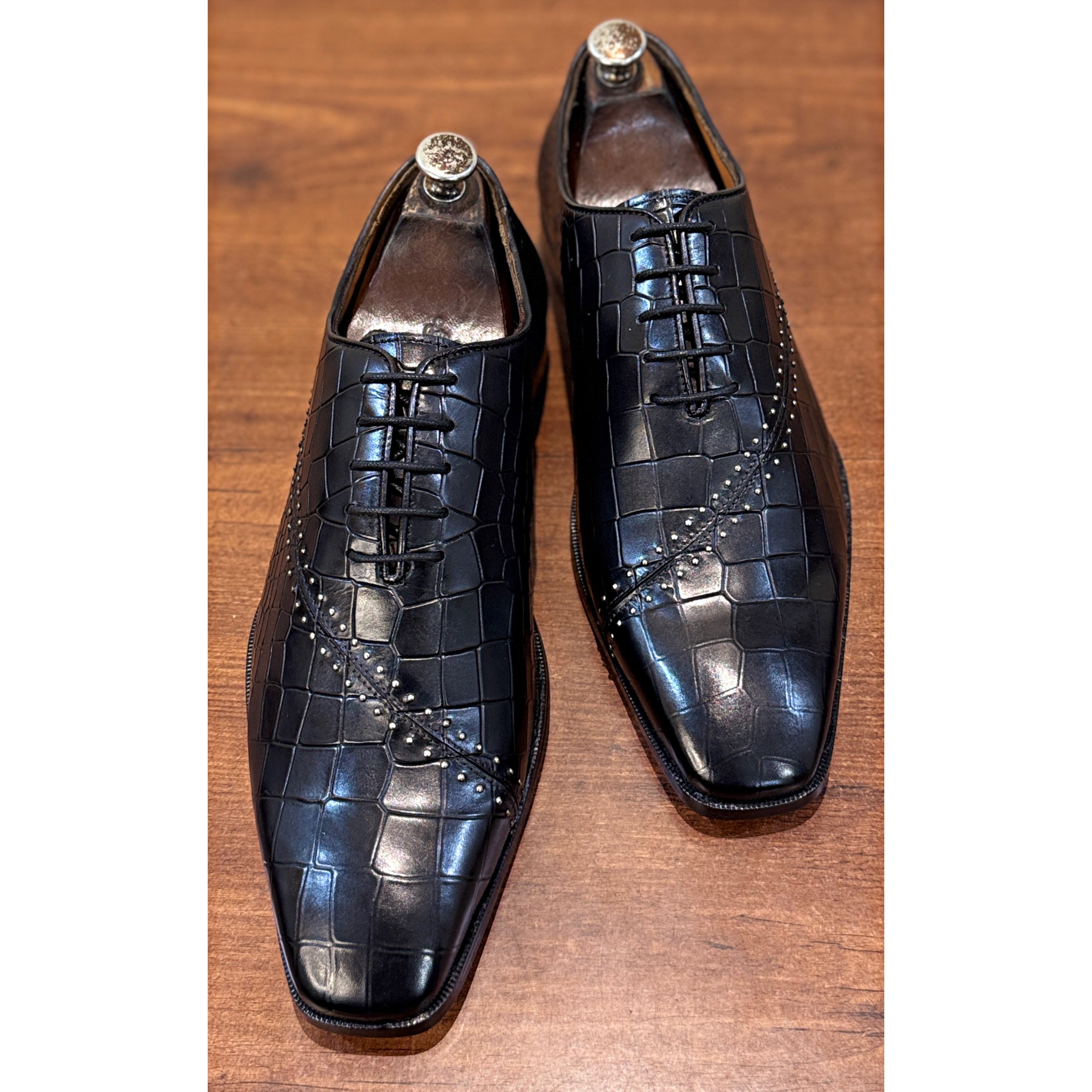Black Croc-Embossed Leather Oxford Shoes – Luxury Studded Formal Dress Shoes