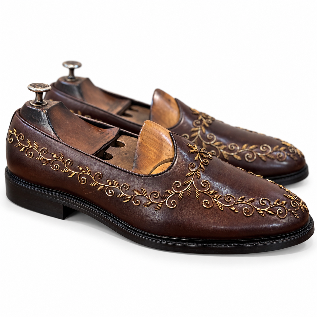 Bail Heritage Brown Almond-Toe Leather Jutti