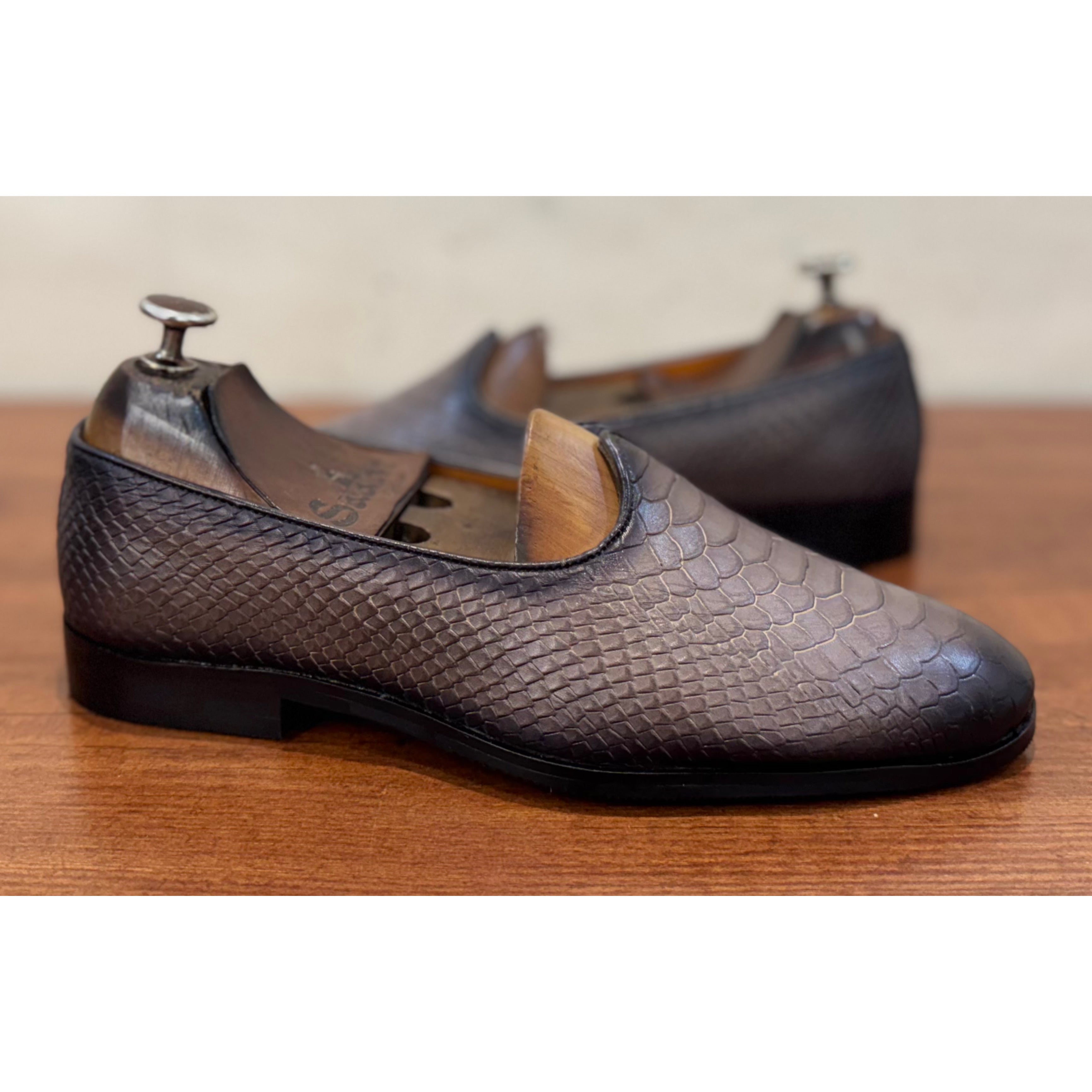 Python Embossed Jalsa Grey