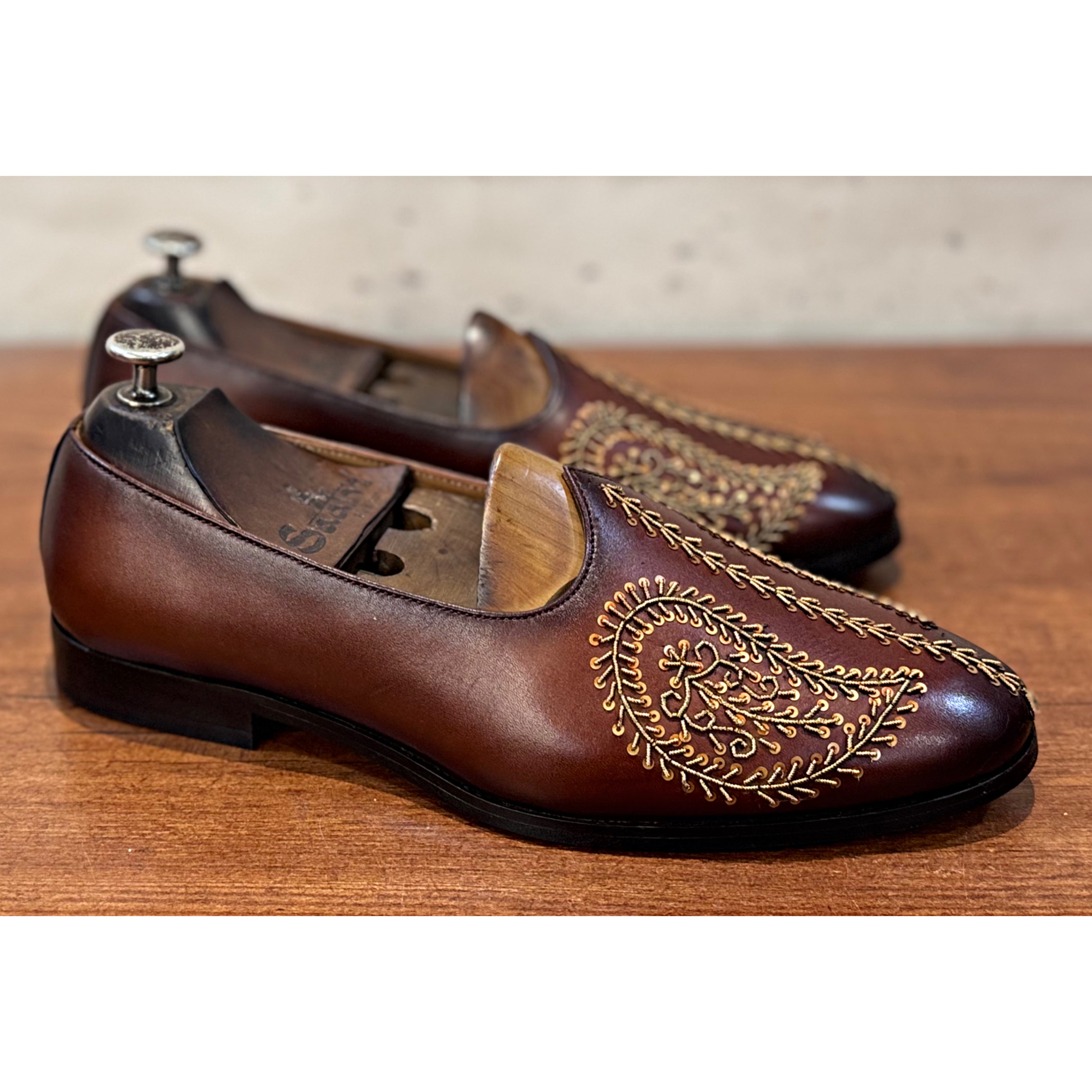 Hand Finished Jalsa With Leaf Embroidery