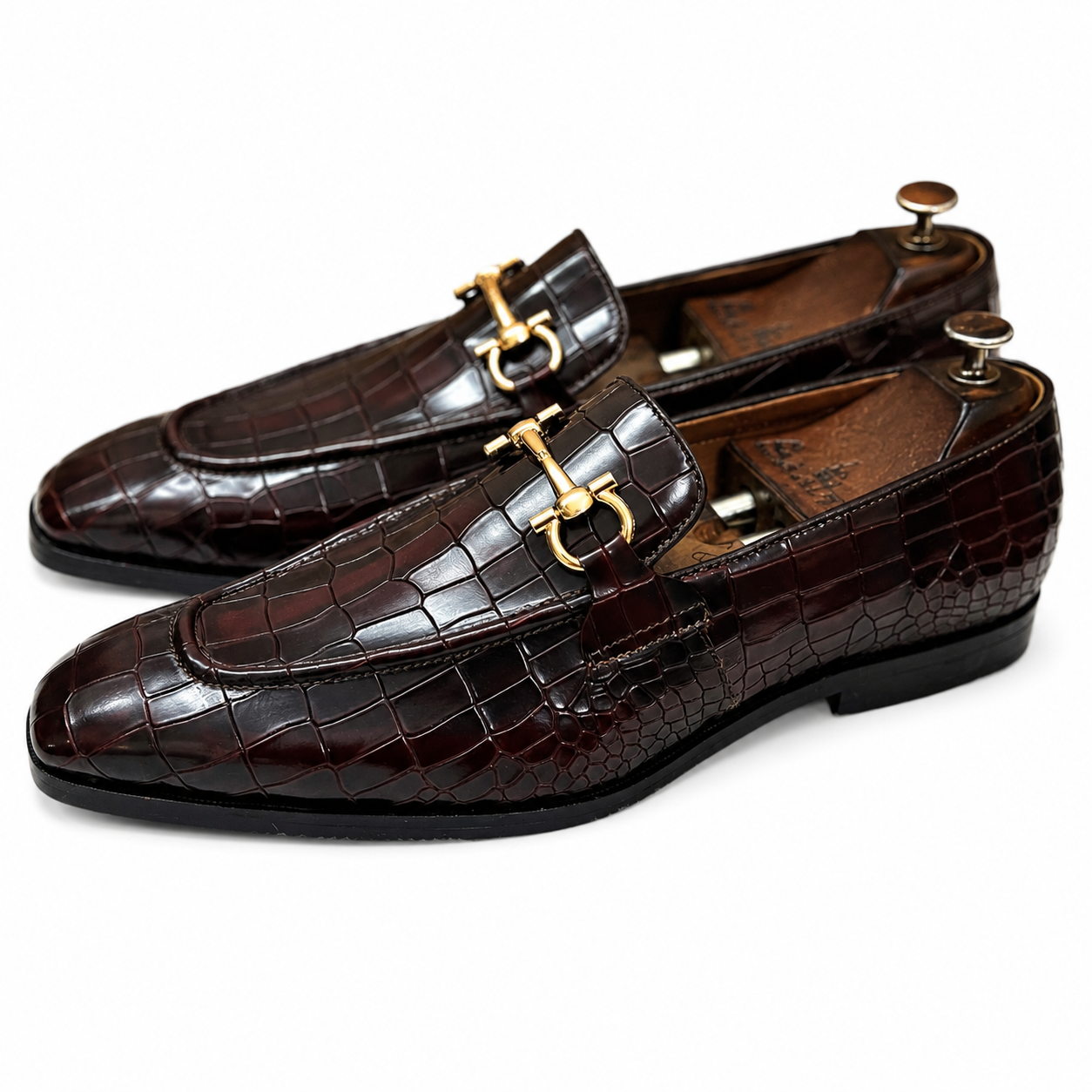 Wine Crocodile Loafers With Buckle