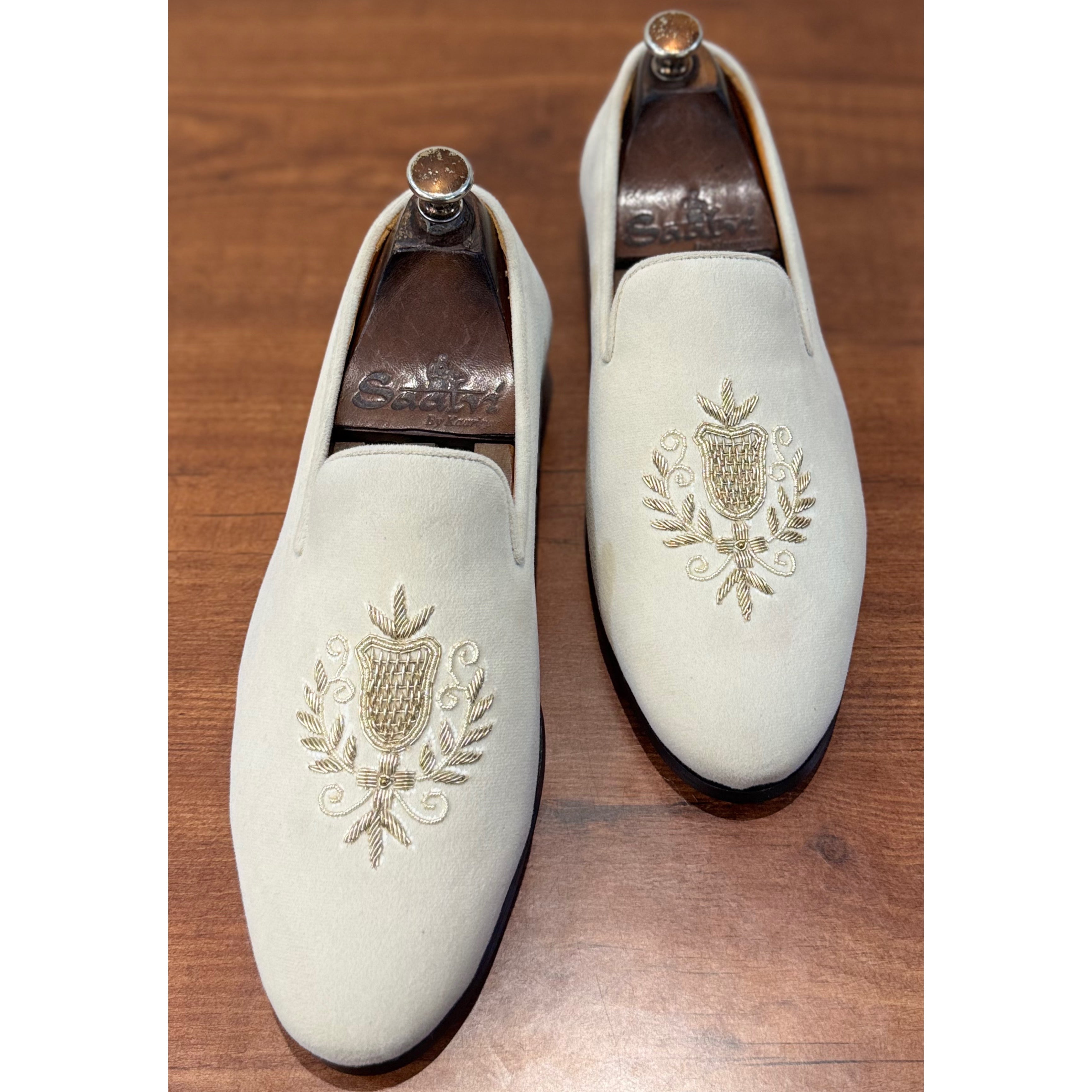 Off White Velvet Slipon With Embrodiery