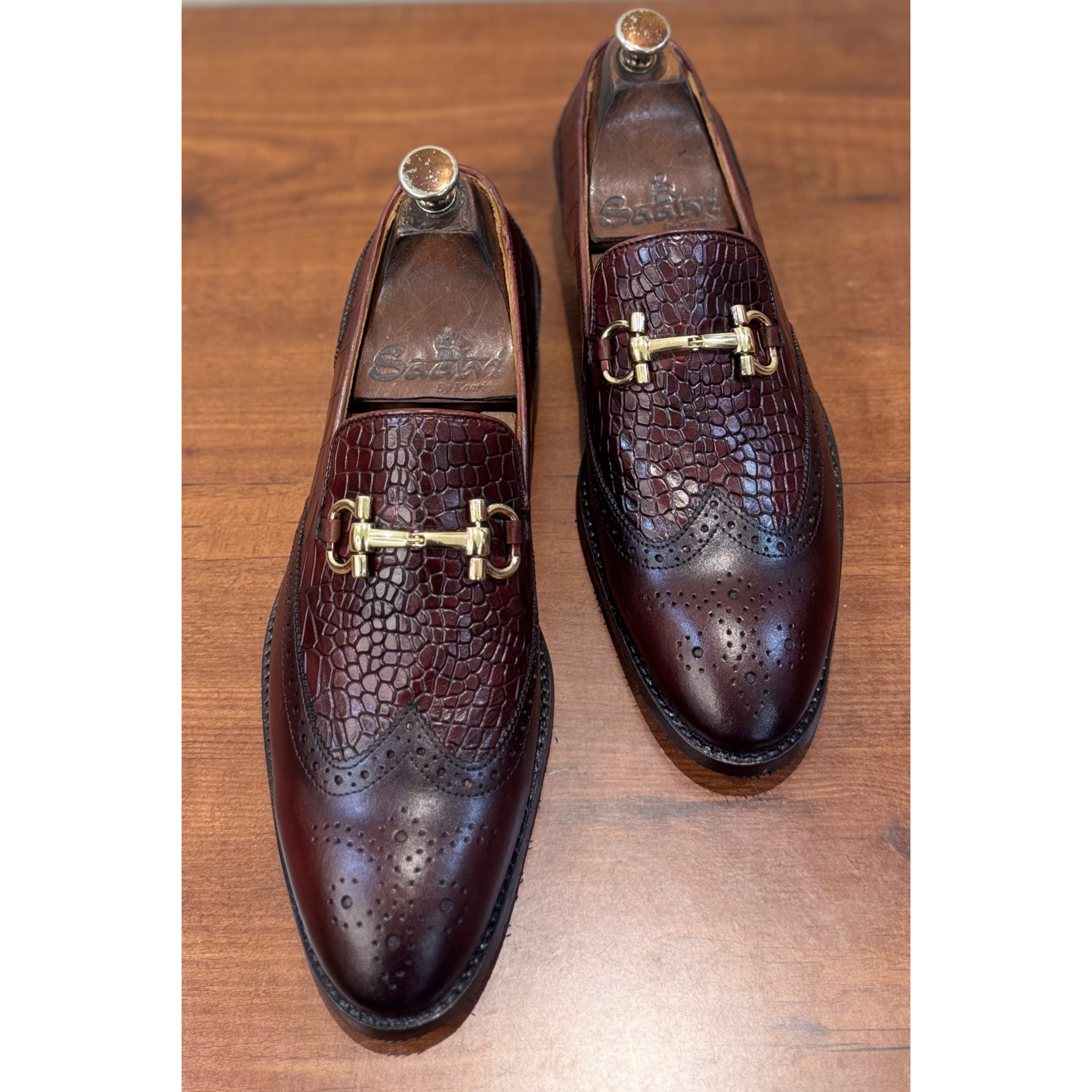 Wingcap Loafers With Metal Trim Brown