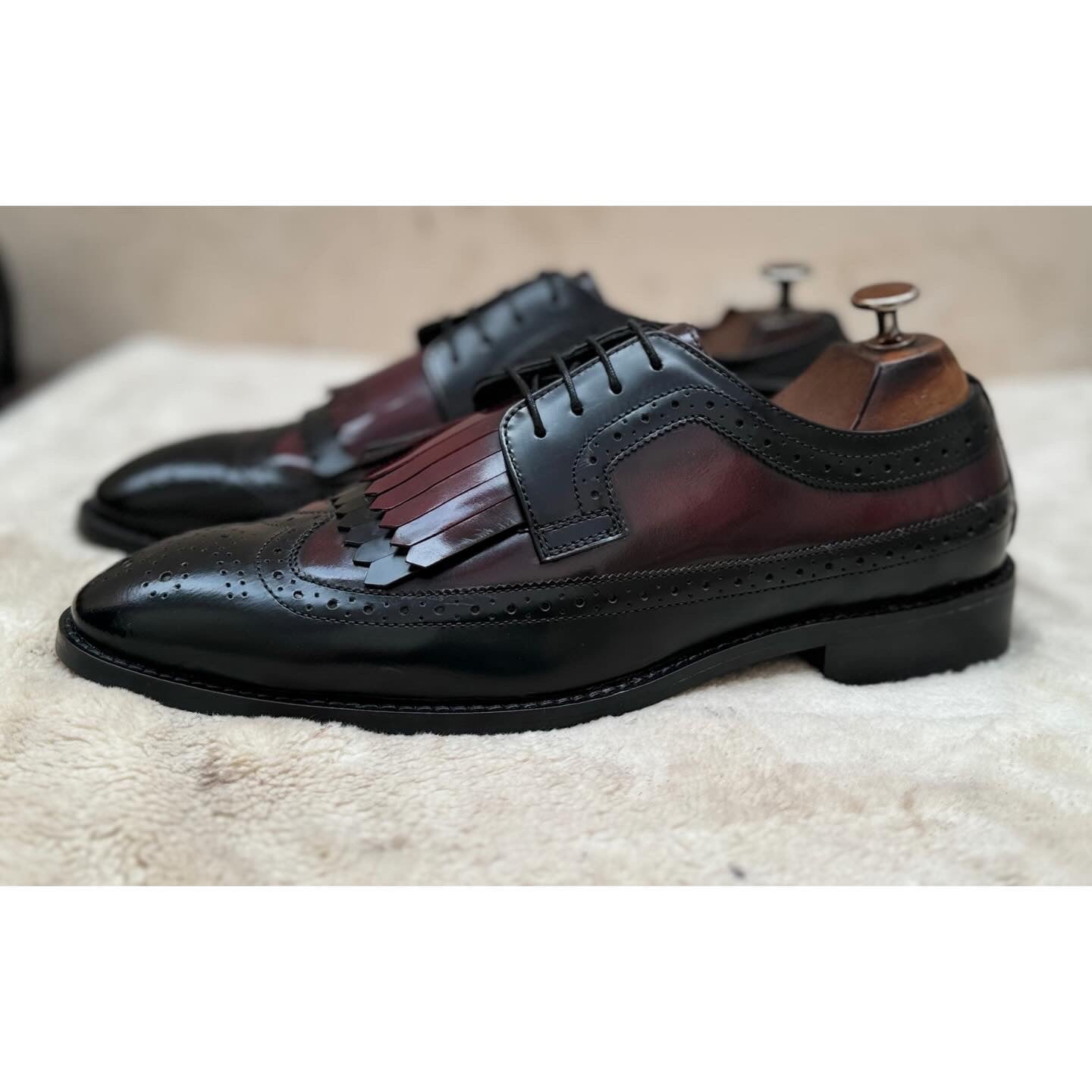Wingtip Brouges Fringe Black