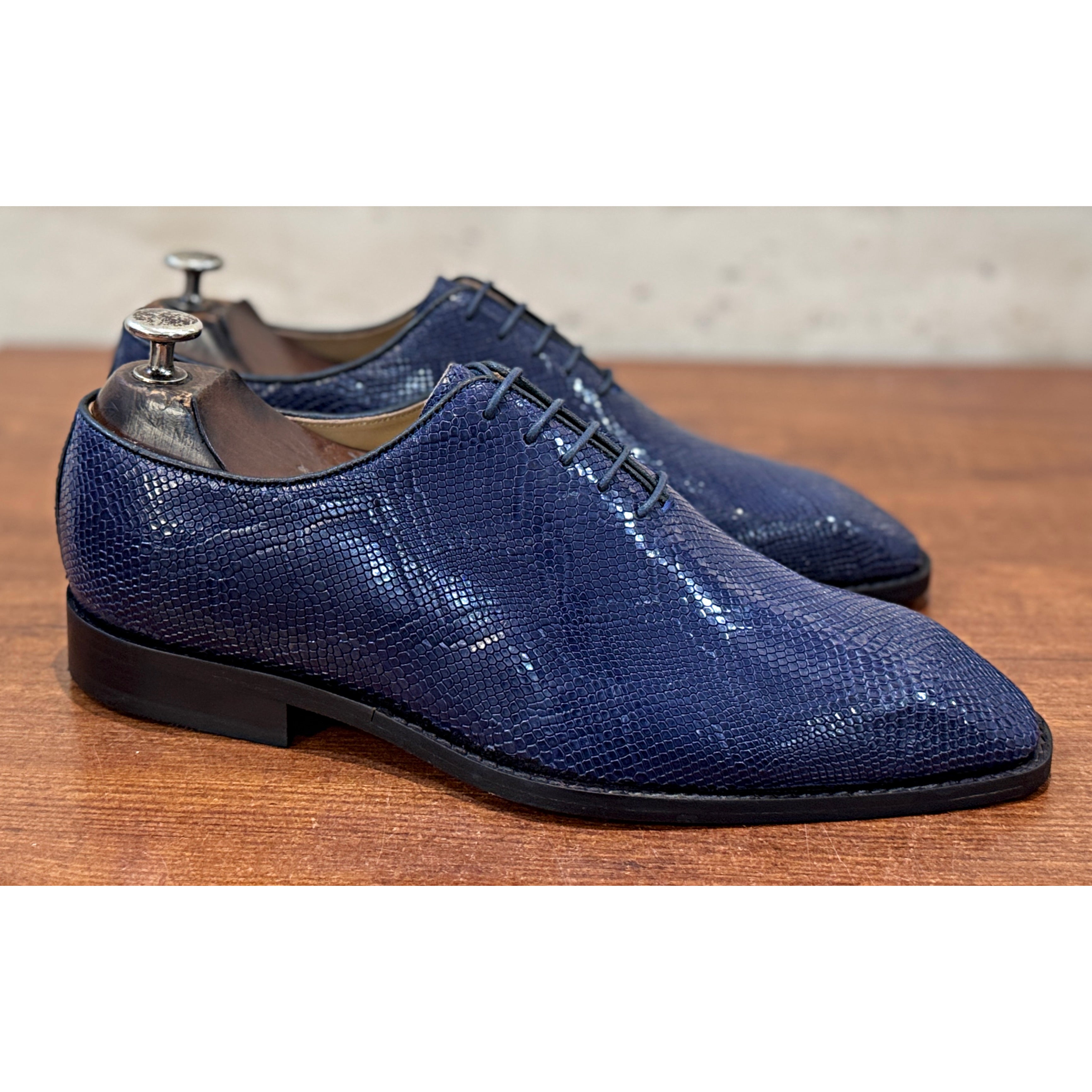 The Azure Regent– Midnight Blue Textured Oxford
