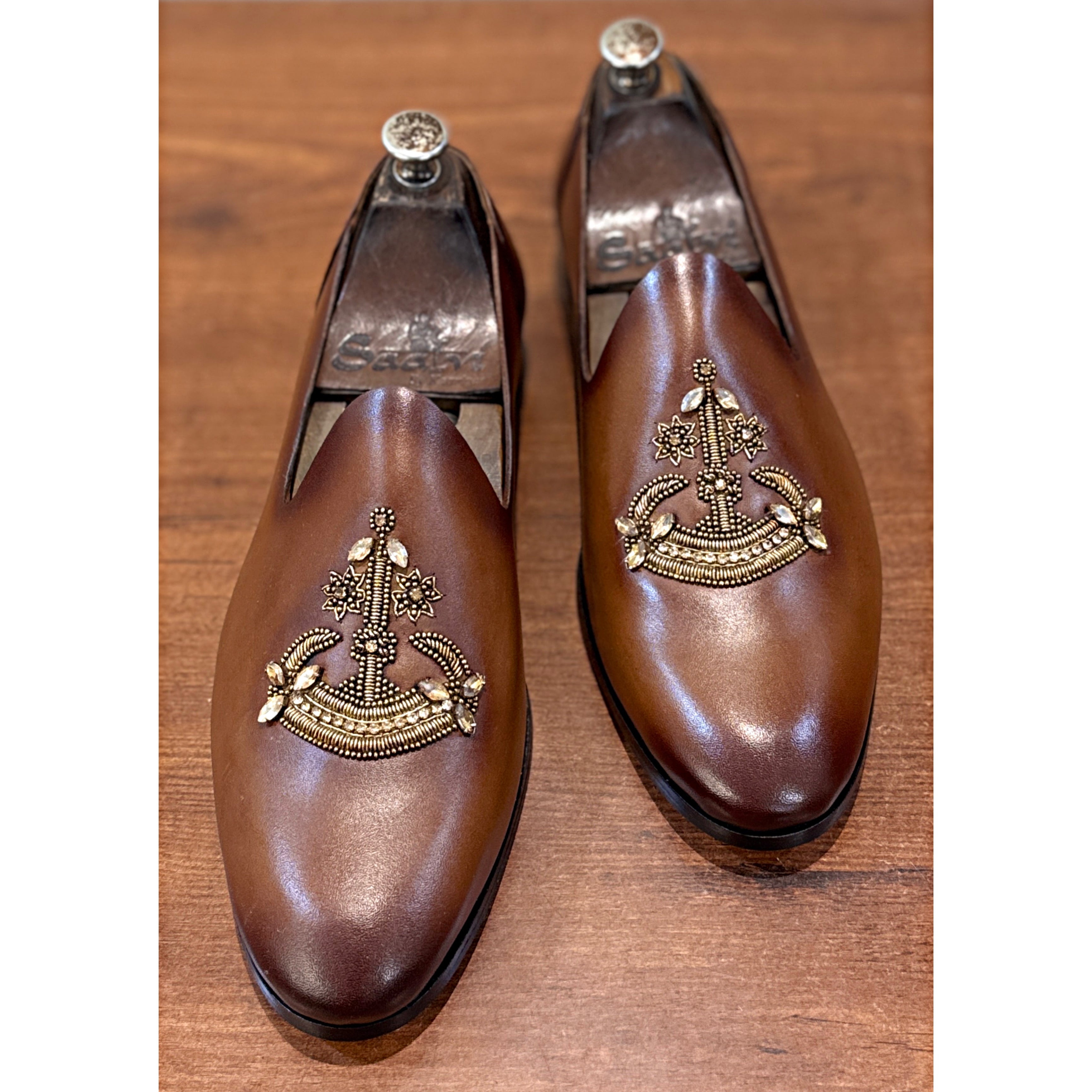 Anchor Hand Zardosi Jutti Tan