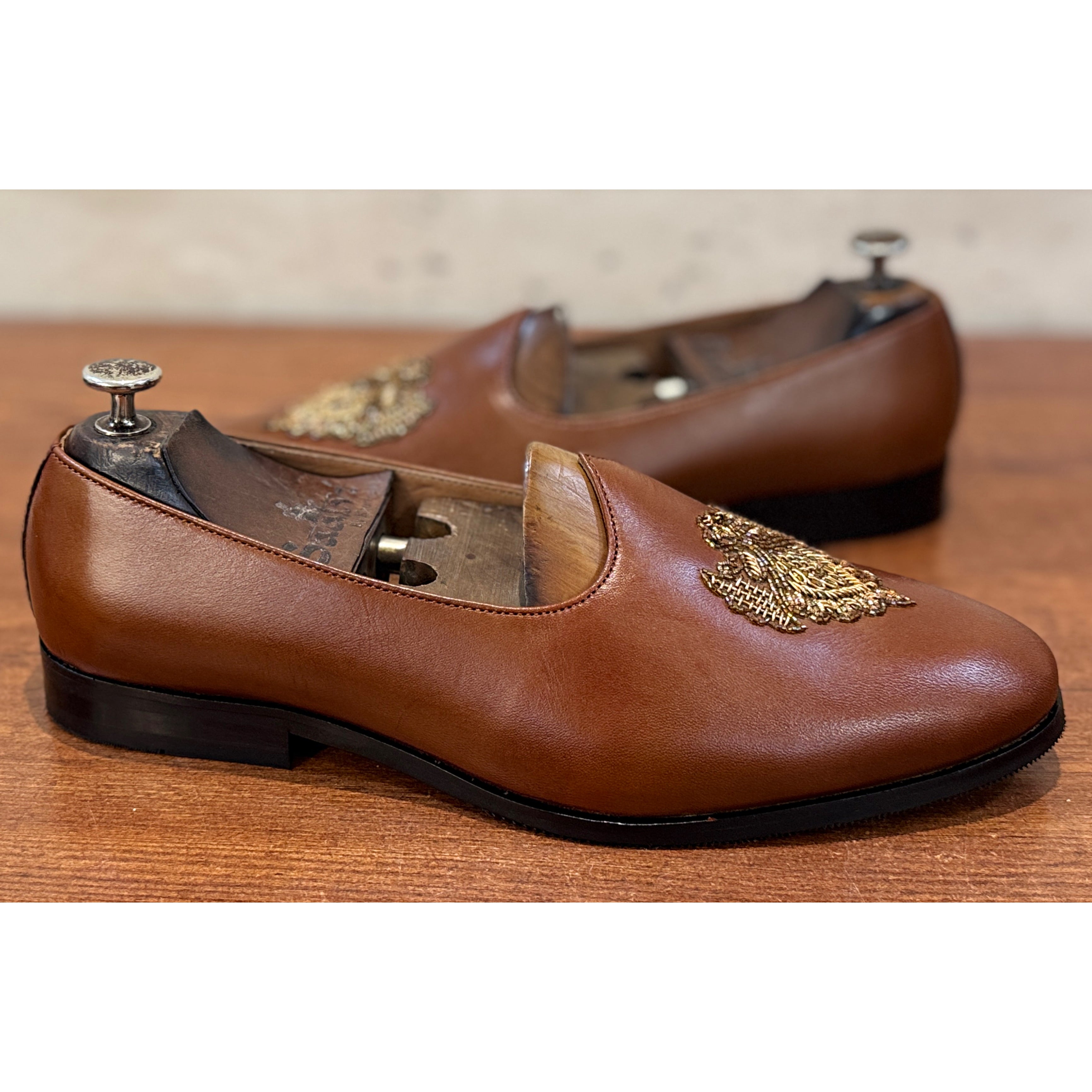 Royal Crest Handcrafted Leather Jalsa – Luxury Brown Embroidered Wedding Shoes for Men
