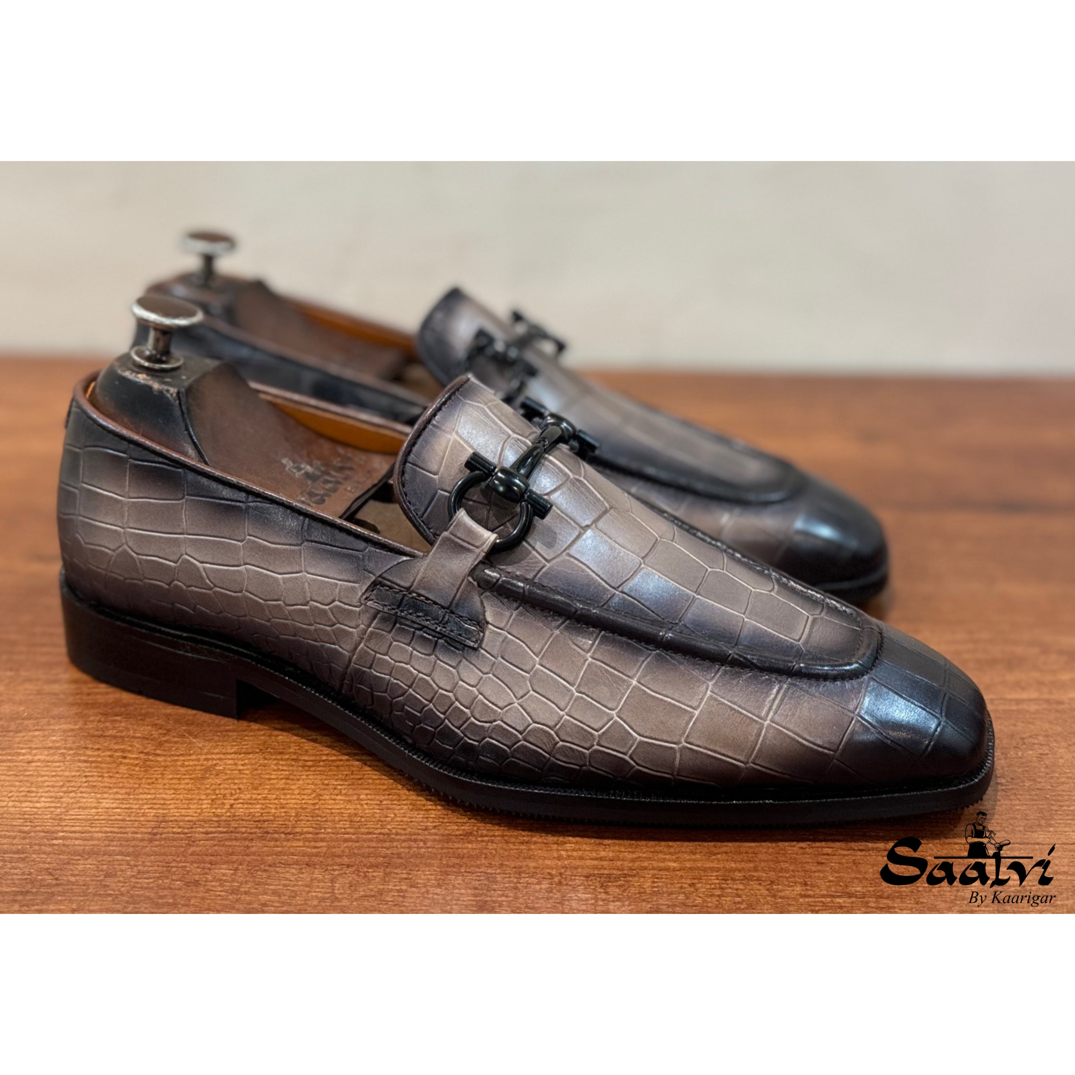 Grey Croco Loafers With Buckel