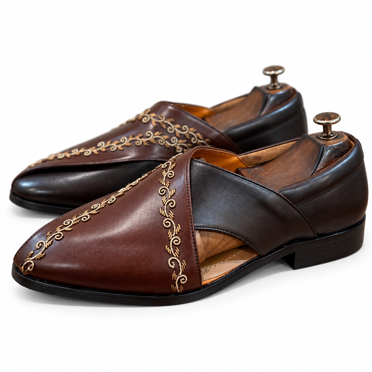 Riwaayat Brown Embroidered Peshawari Sandals