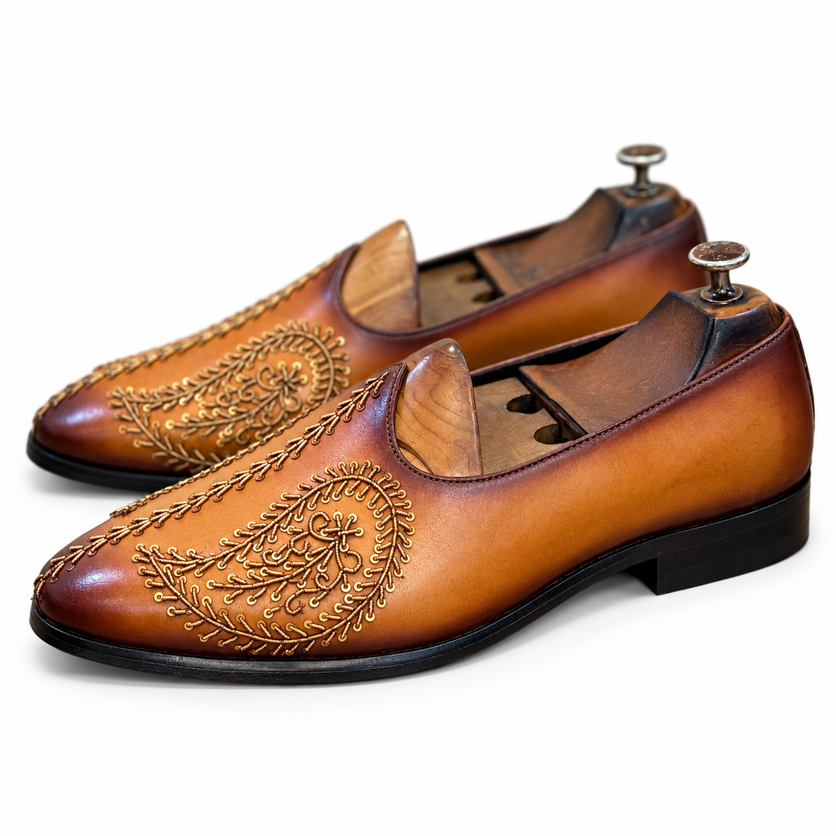 Bail Zari Tan Embroidered Leather Jutti