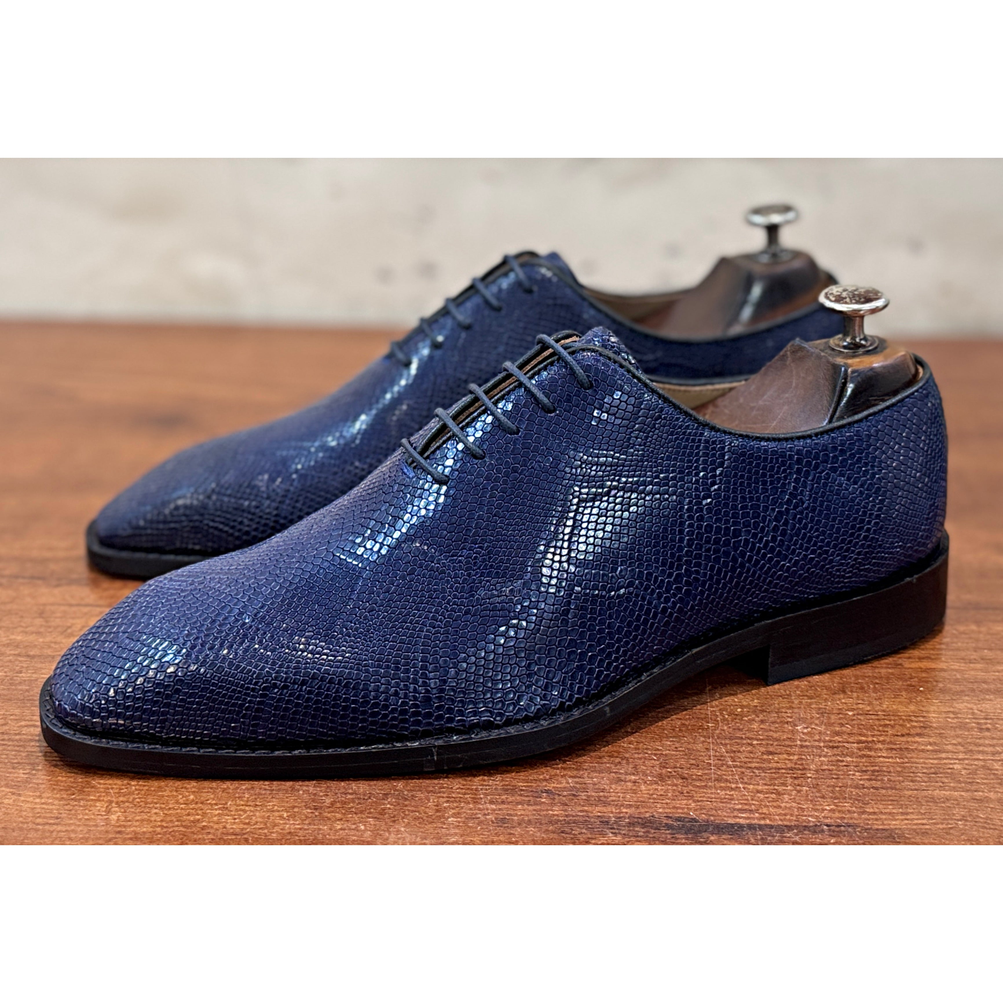 The Azure Regent– Midnight Blue Textured Oxford