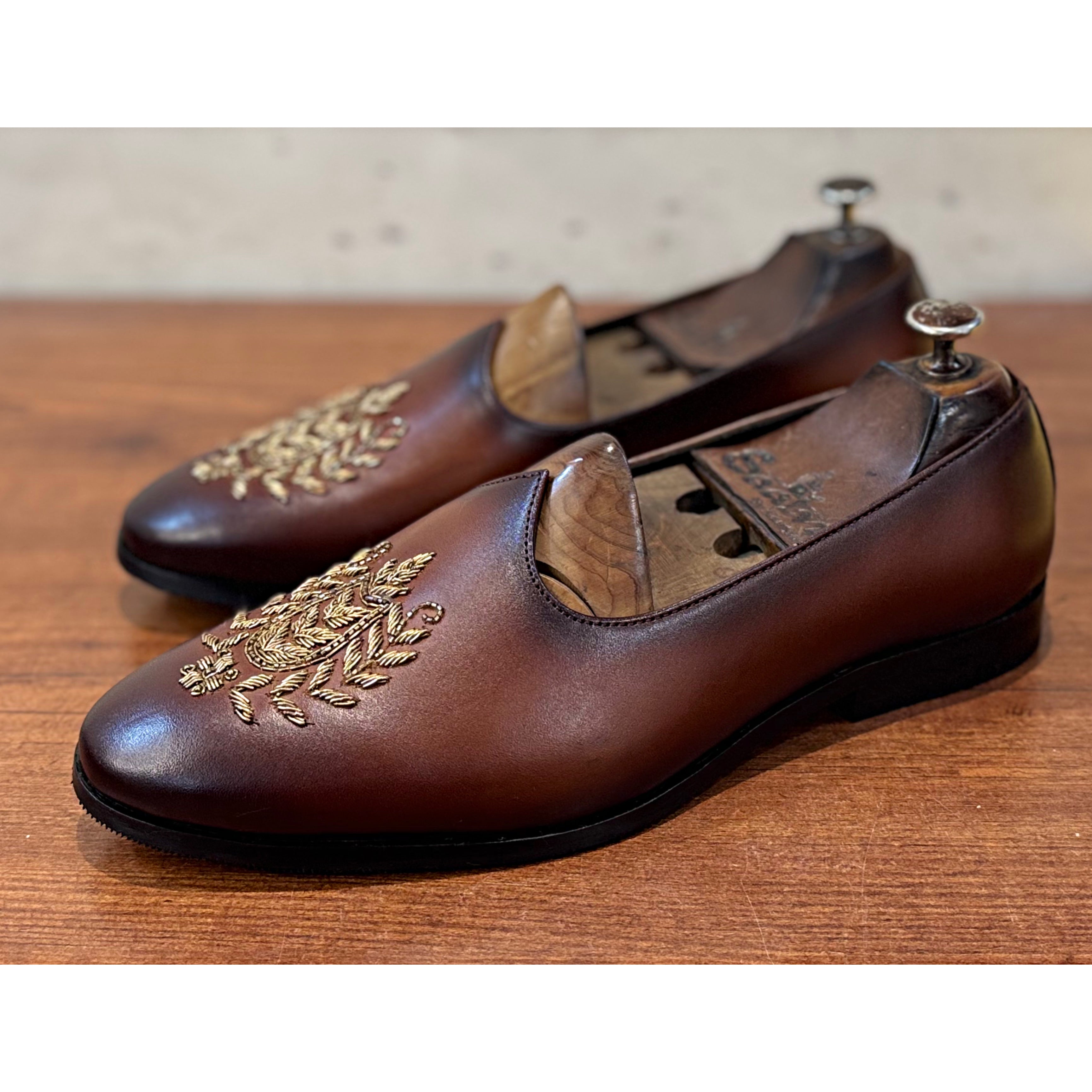 Tan Brown Leather Leaf Zardosi Jalsa