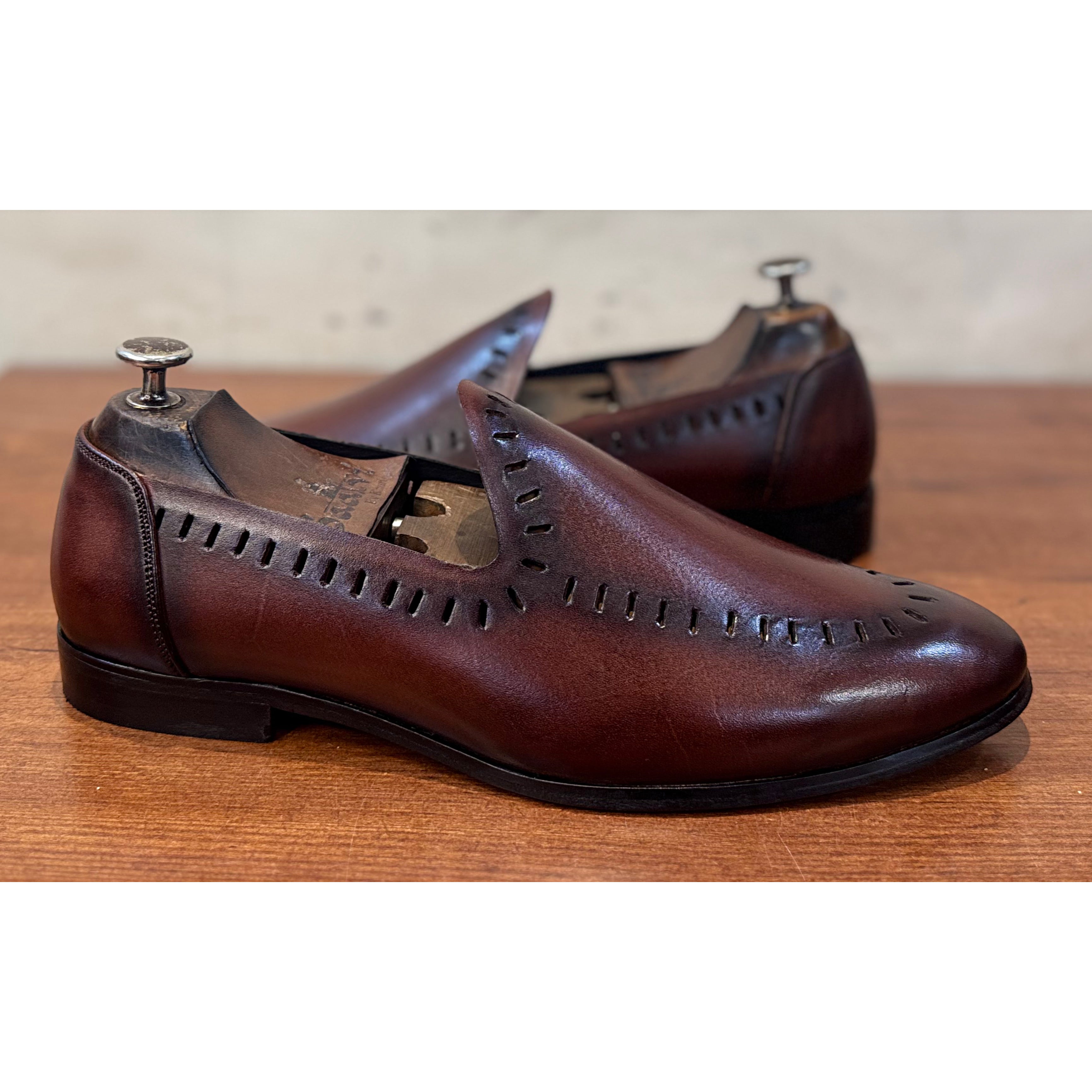 Cutwork Jutti Brown