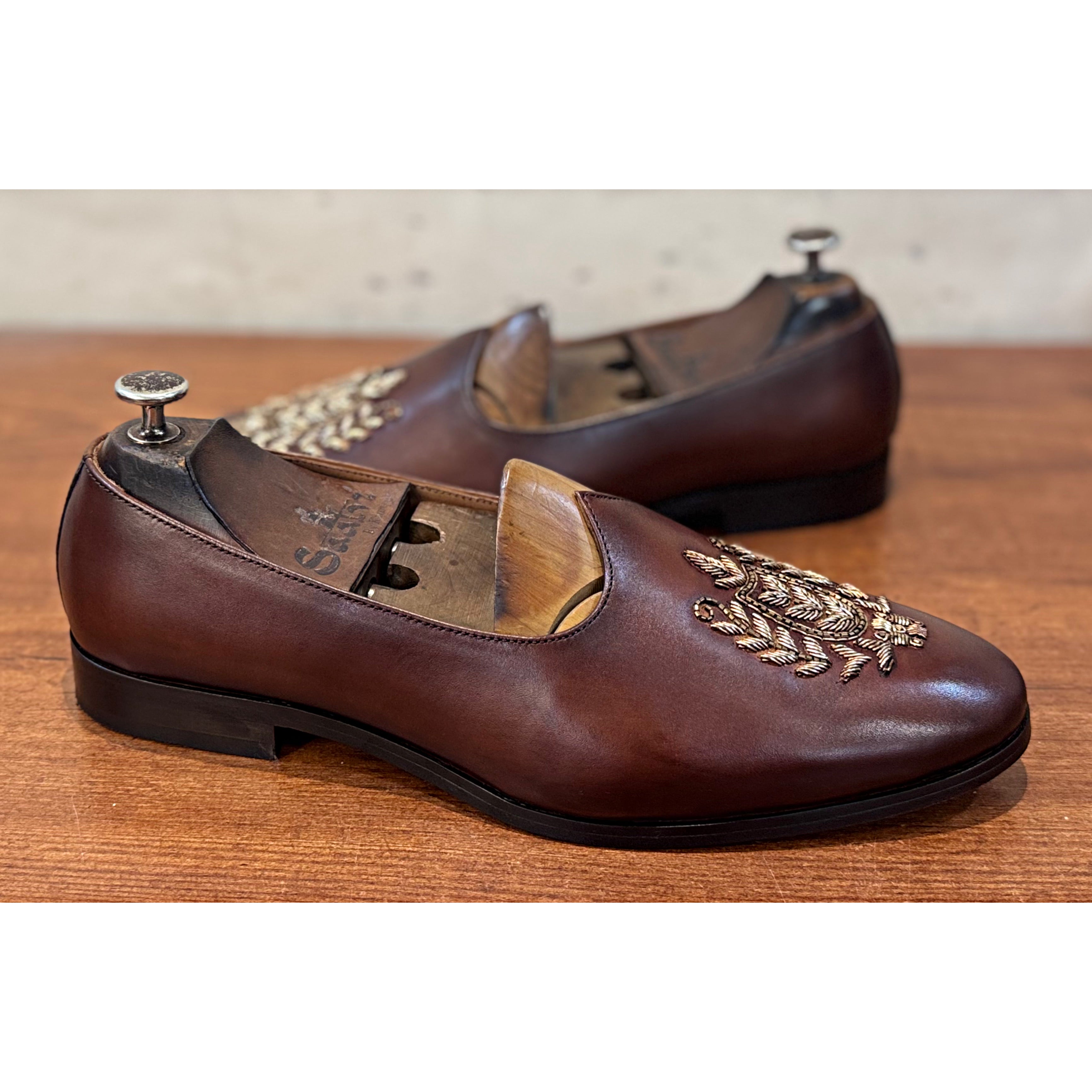 Brown Leather Leaf Zardosi Jalsa