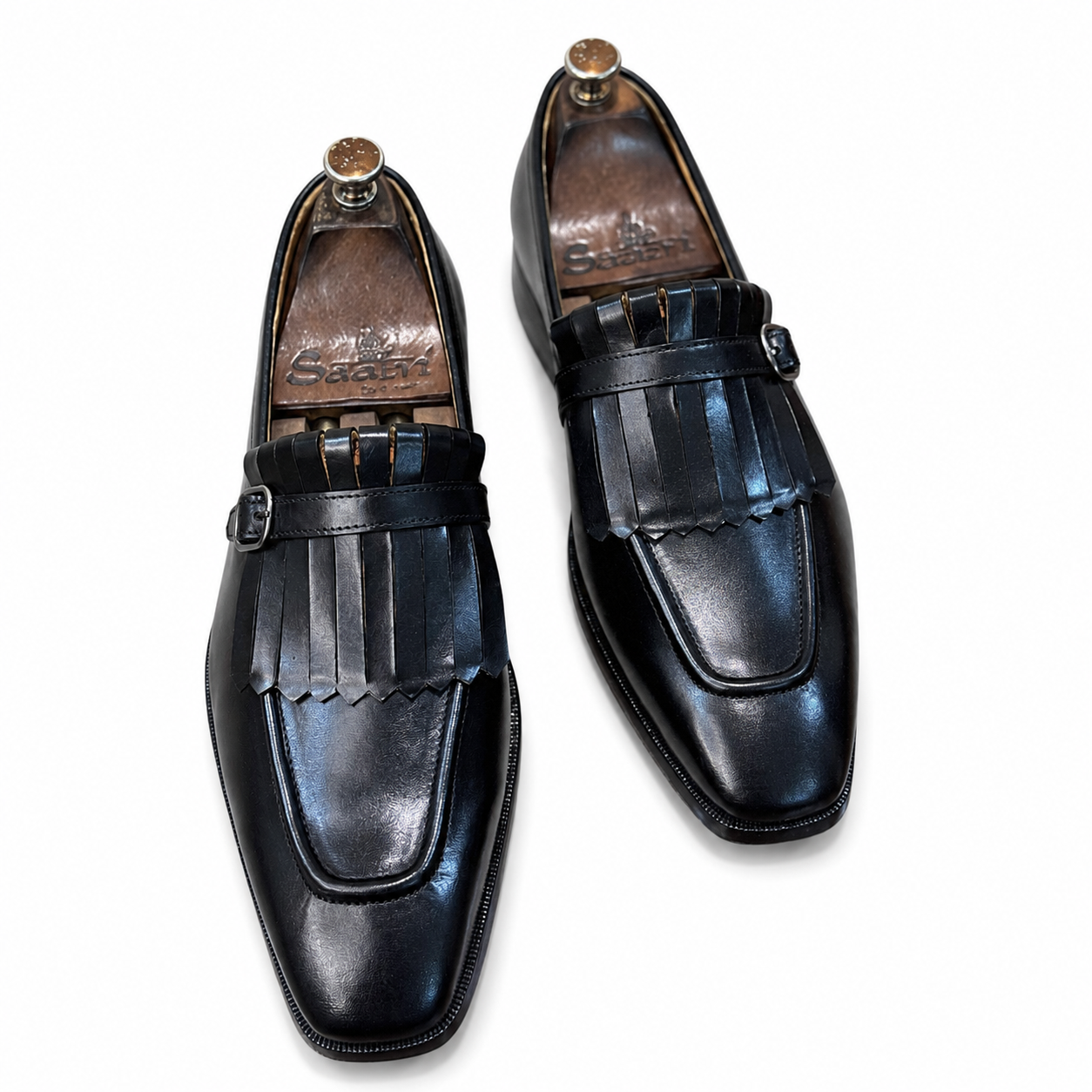 Black Crust Leather Slipon With Fringes - T