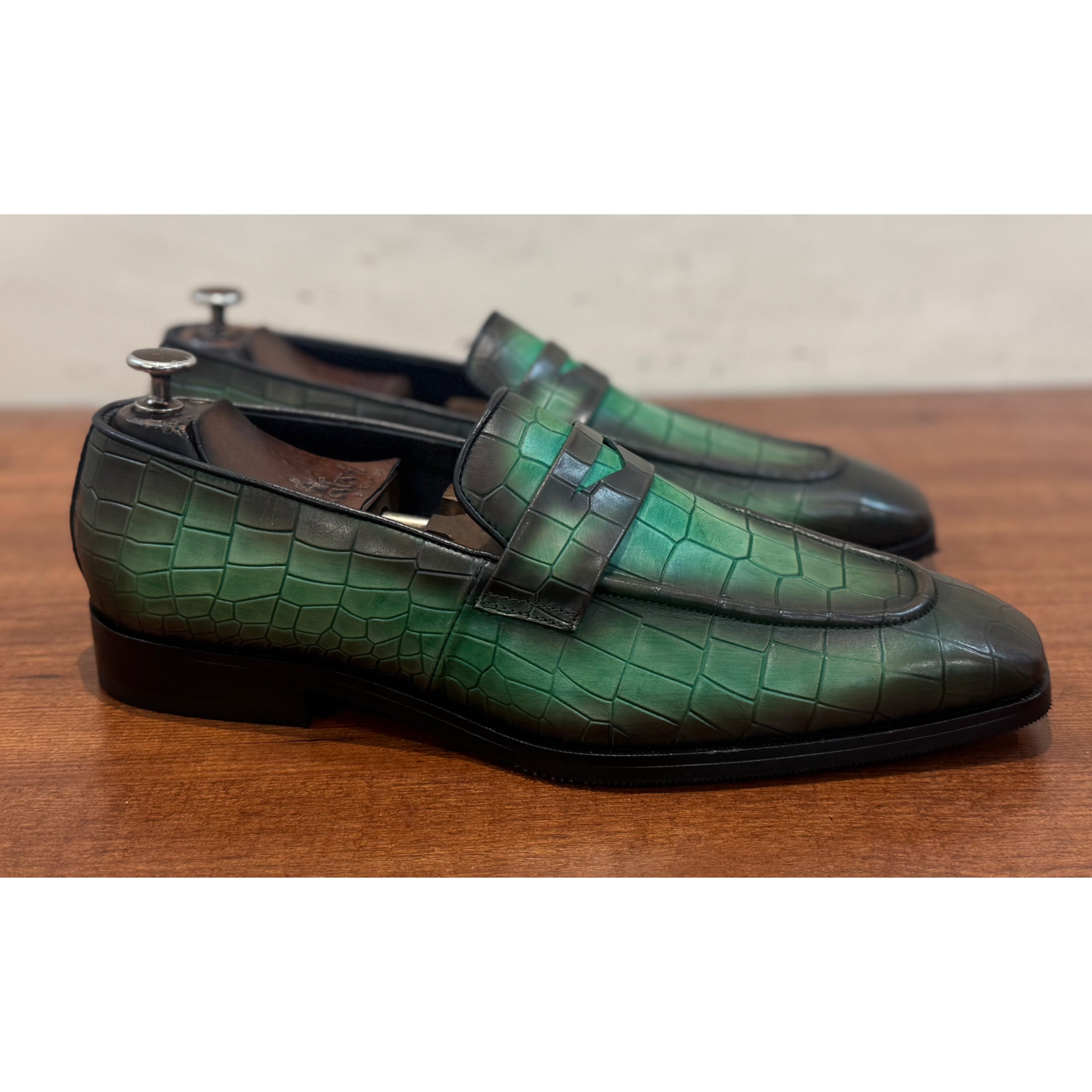 Classic Hand Patina Croco Green