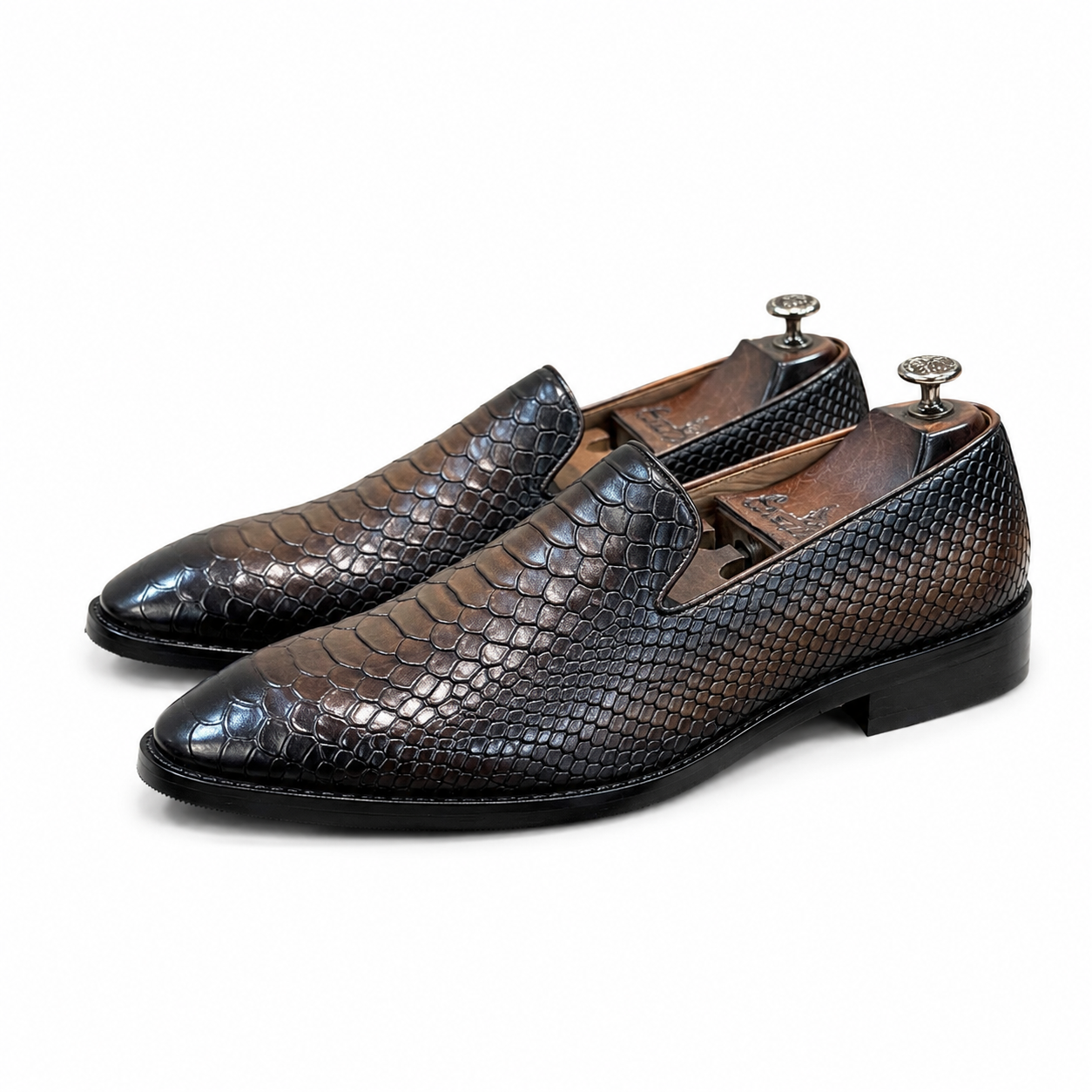 Noir Élan Embossed Leather Loafer