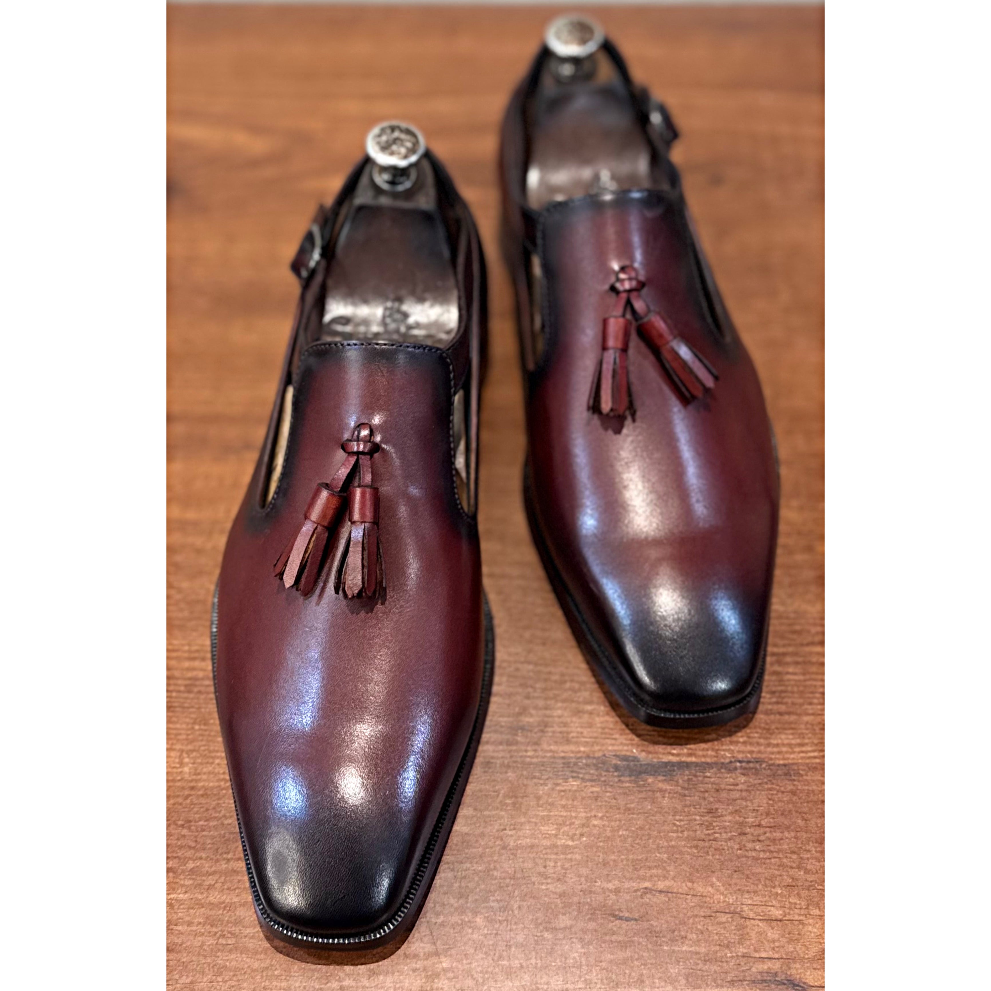 Closed-Toe Tassel Leather Sandals Bordo