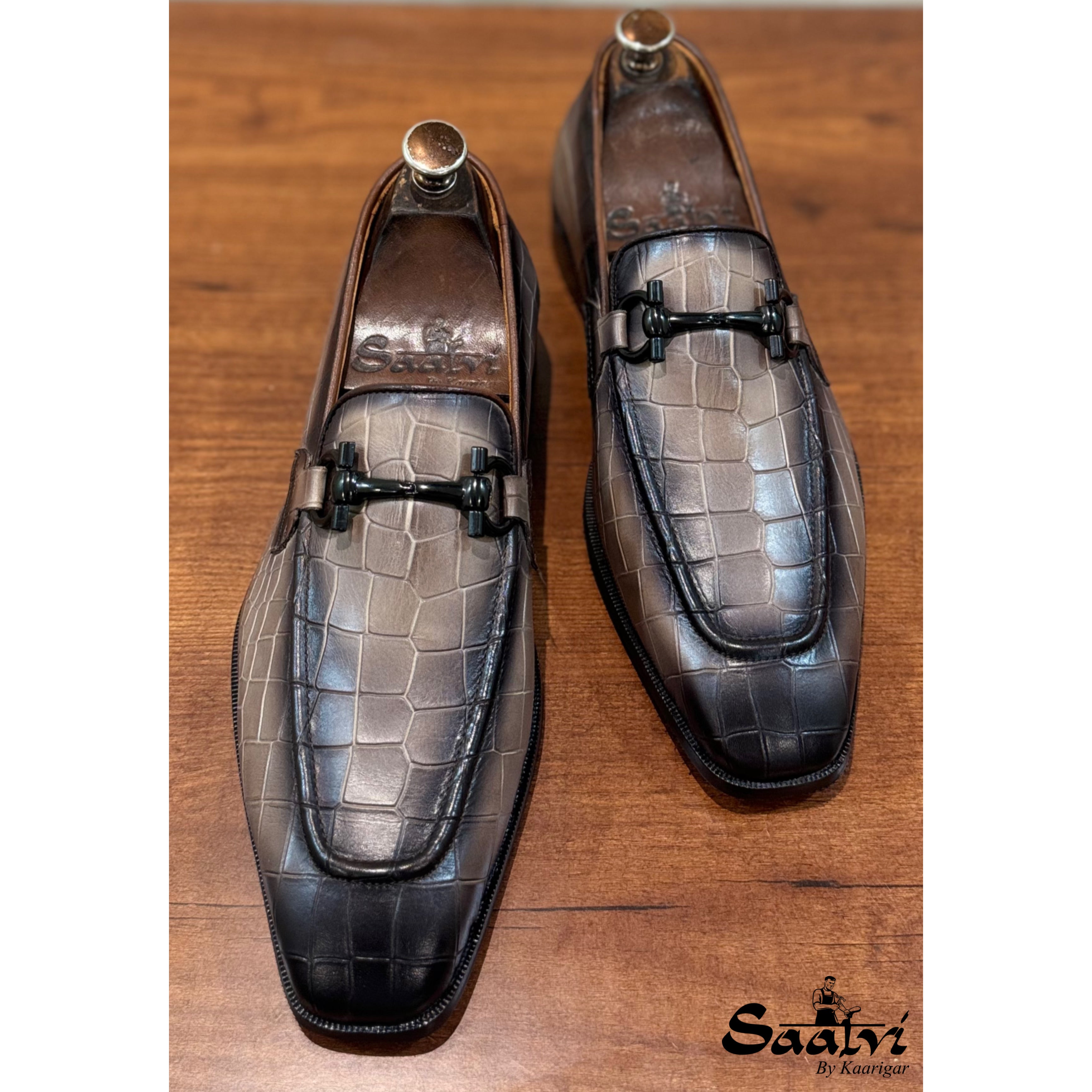 Grey Croco Loafers With Buckel