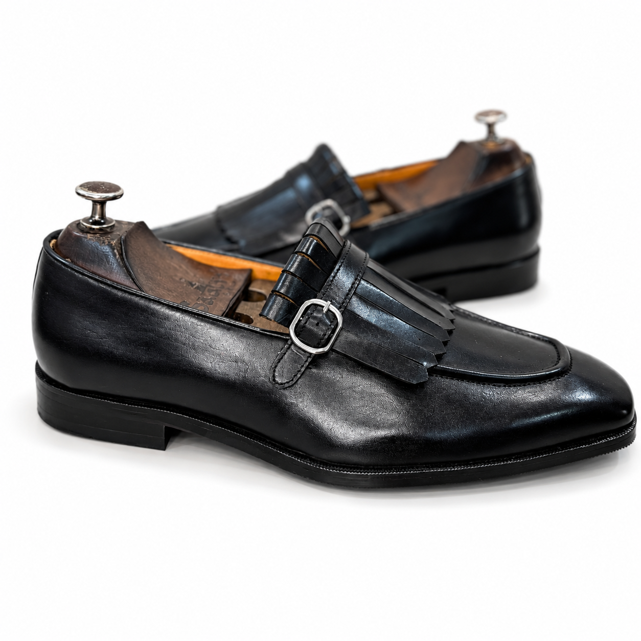 Black Crust Leather Slipon With Fringes - T