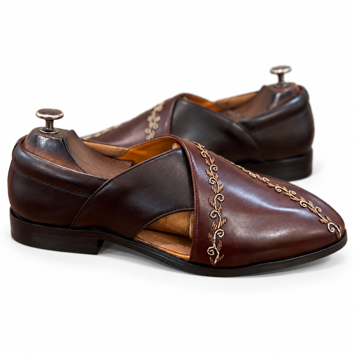 Riwaayat Brown Embroidered Peshawari Sandals