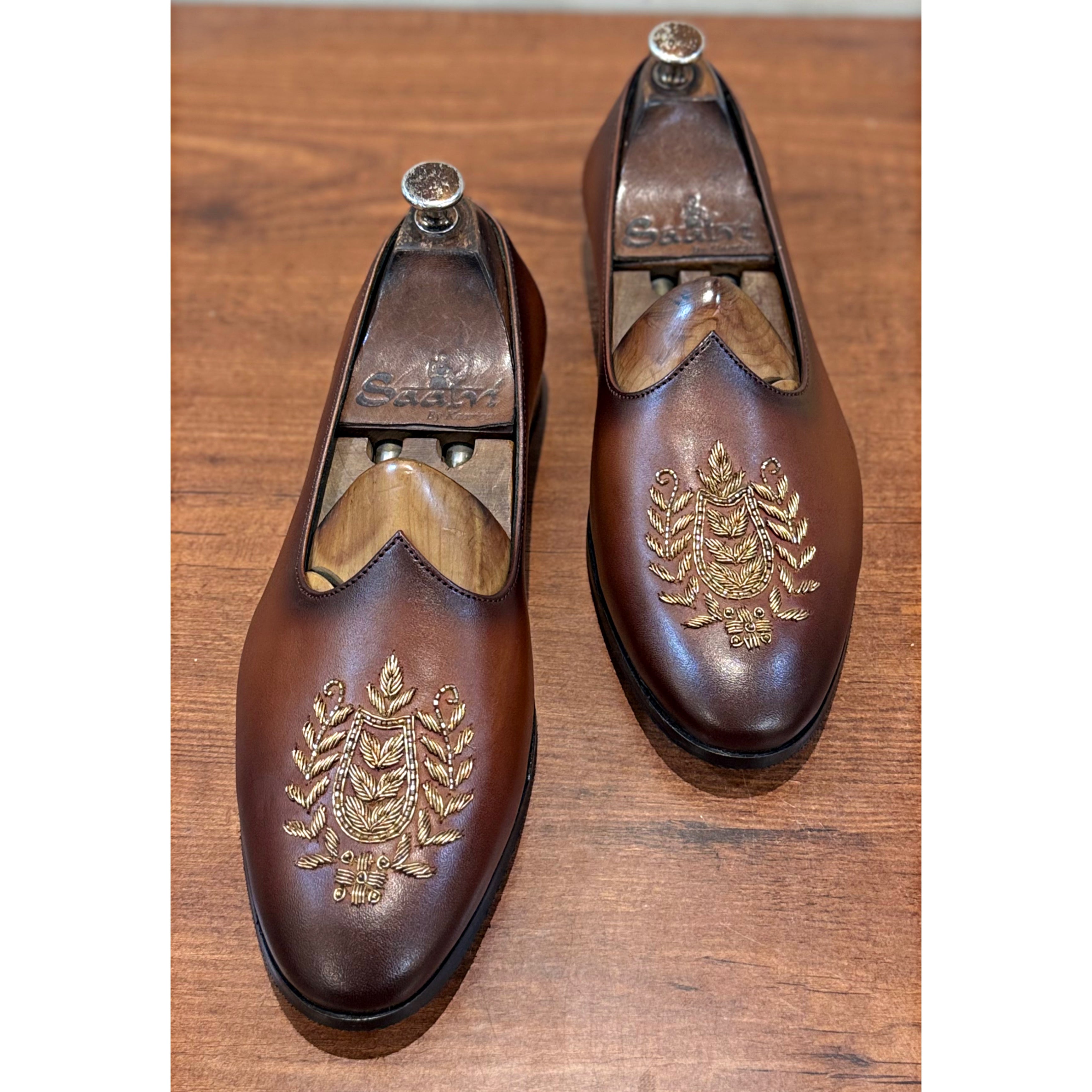 Tan Brown Leather Leaf Zardosi Jalsa