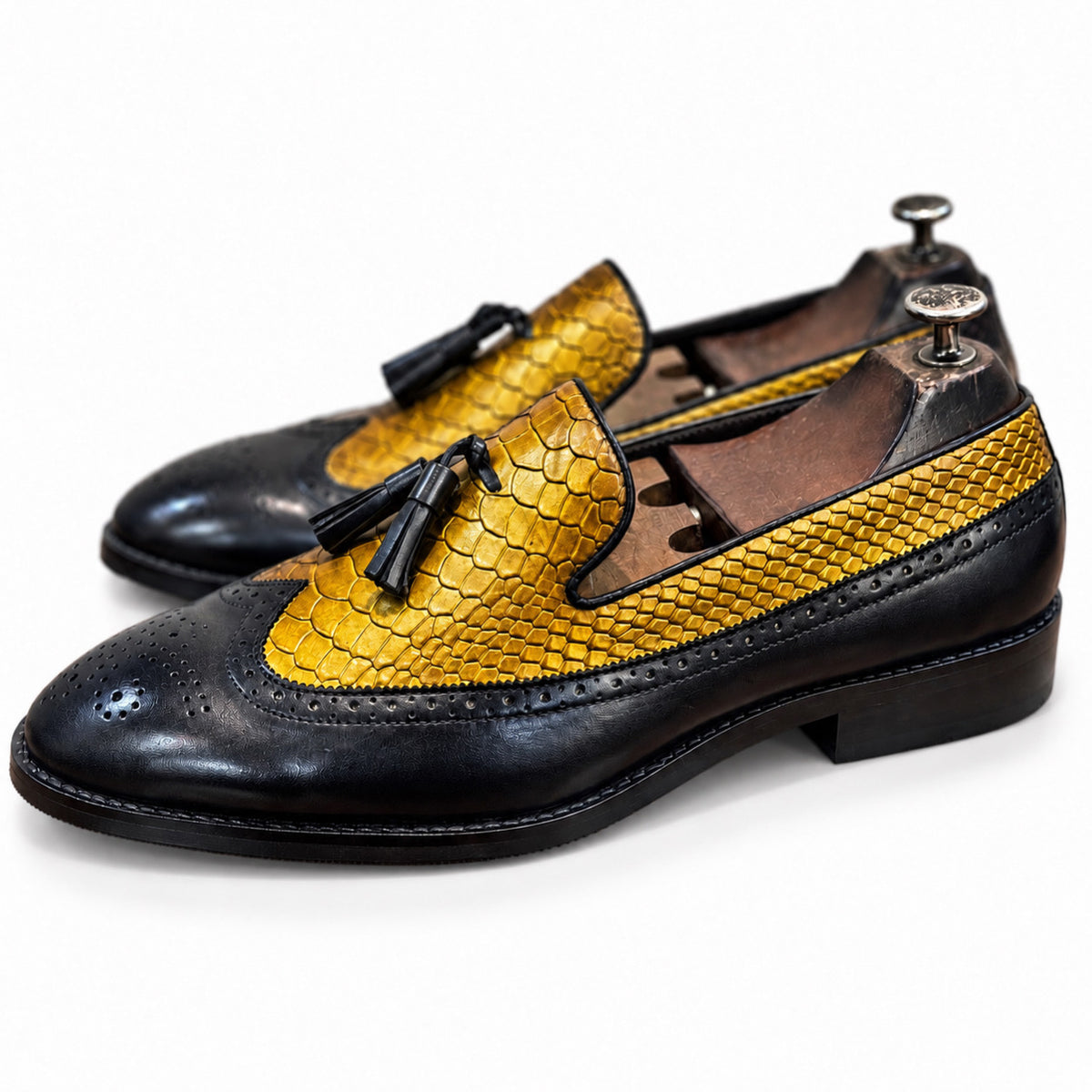 Noir Goldscale Tassel Loafers