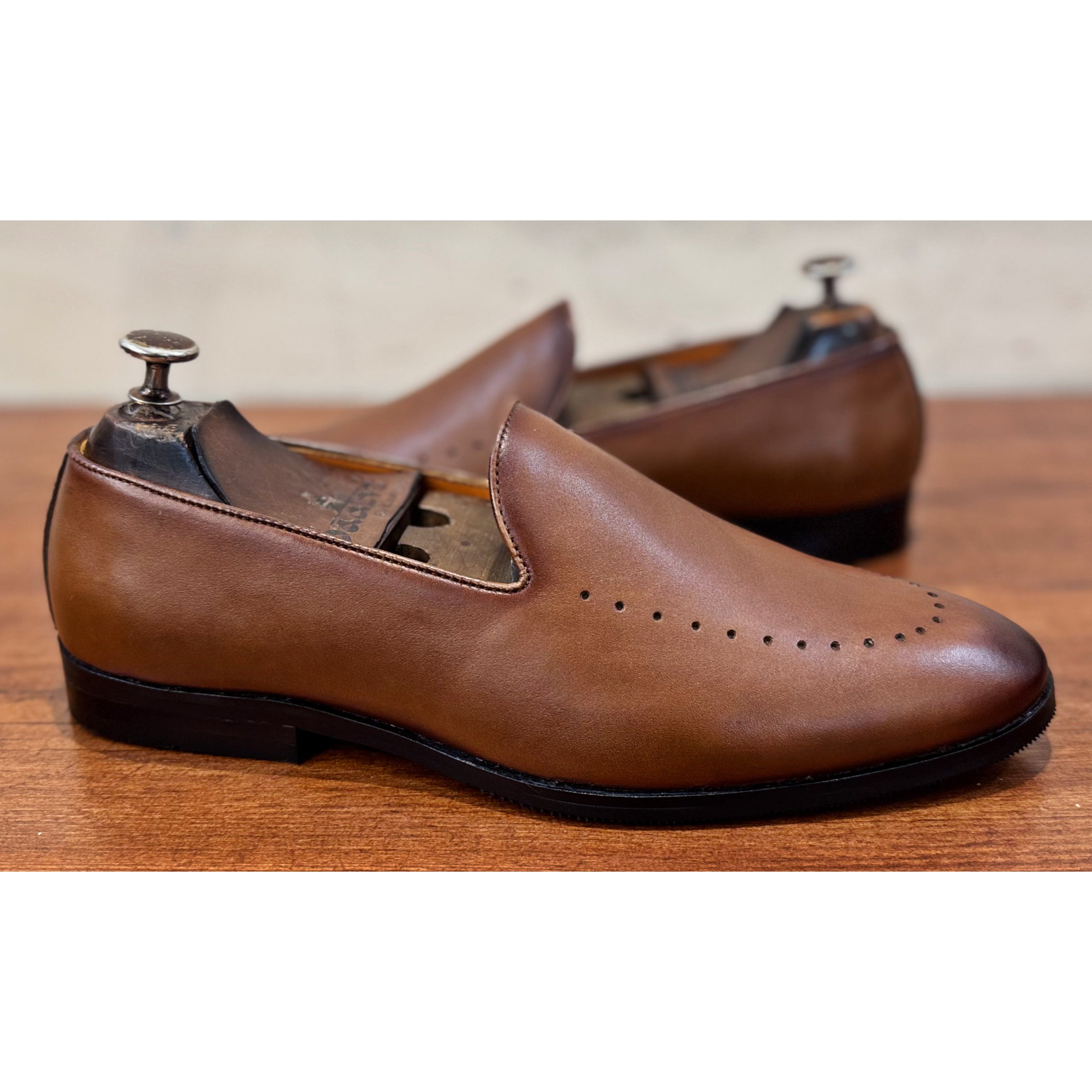 Tan Classic Loafers With Vamp Punch