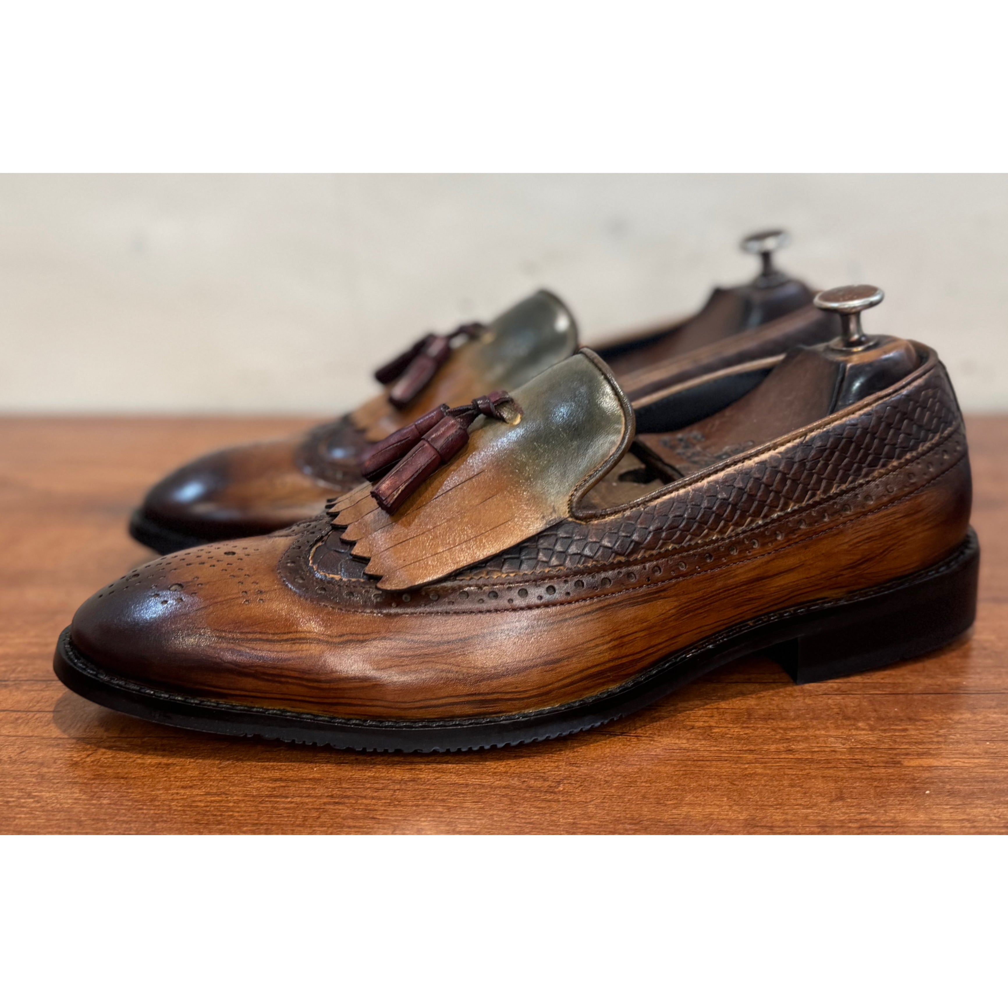Wingcap Loafers With Fringes& Tassels Hand Patina