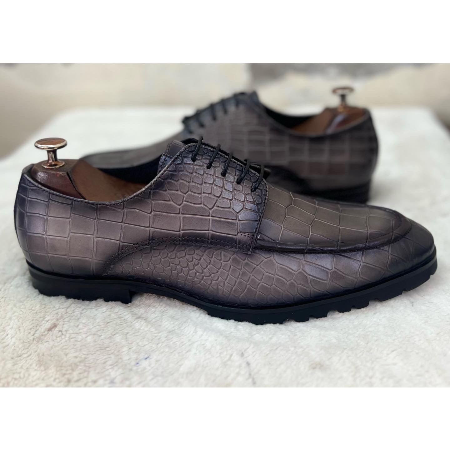 Derby Grey Hand Patina