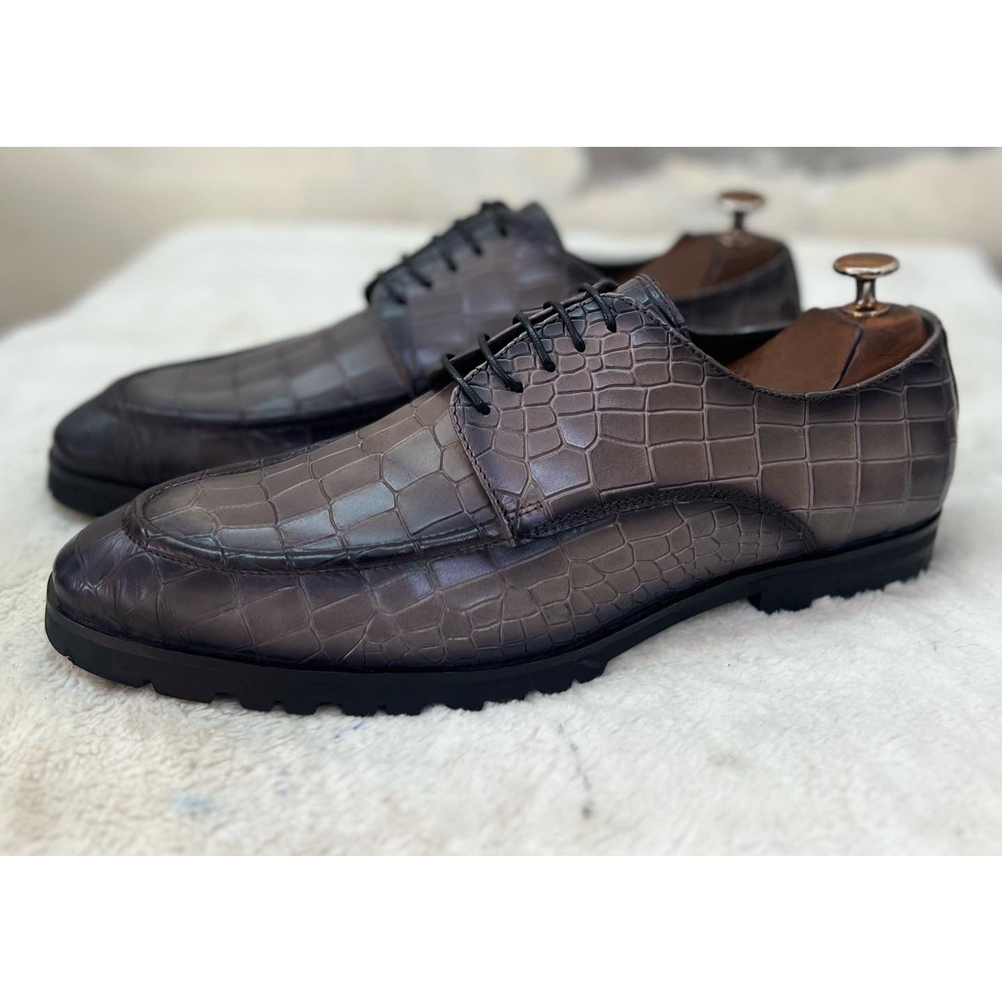 Derby Grey Hand Patina